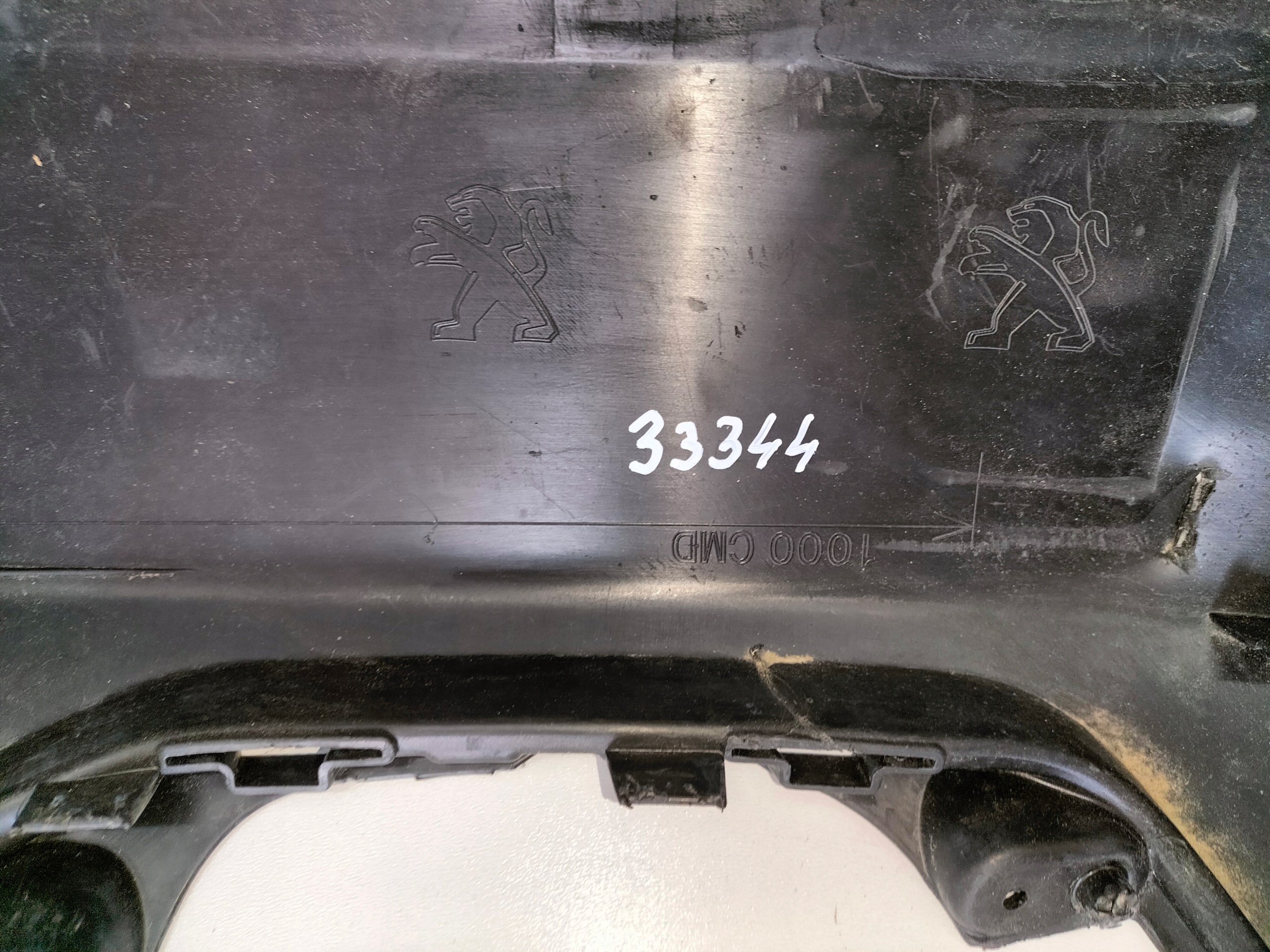 ZADNÝ NÁRAZNÍK PEUGEOT 2008 II 19-