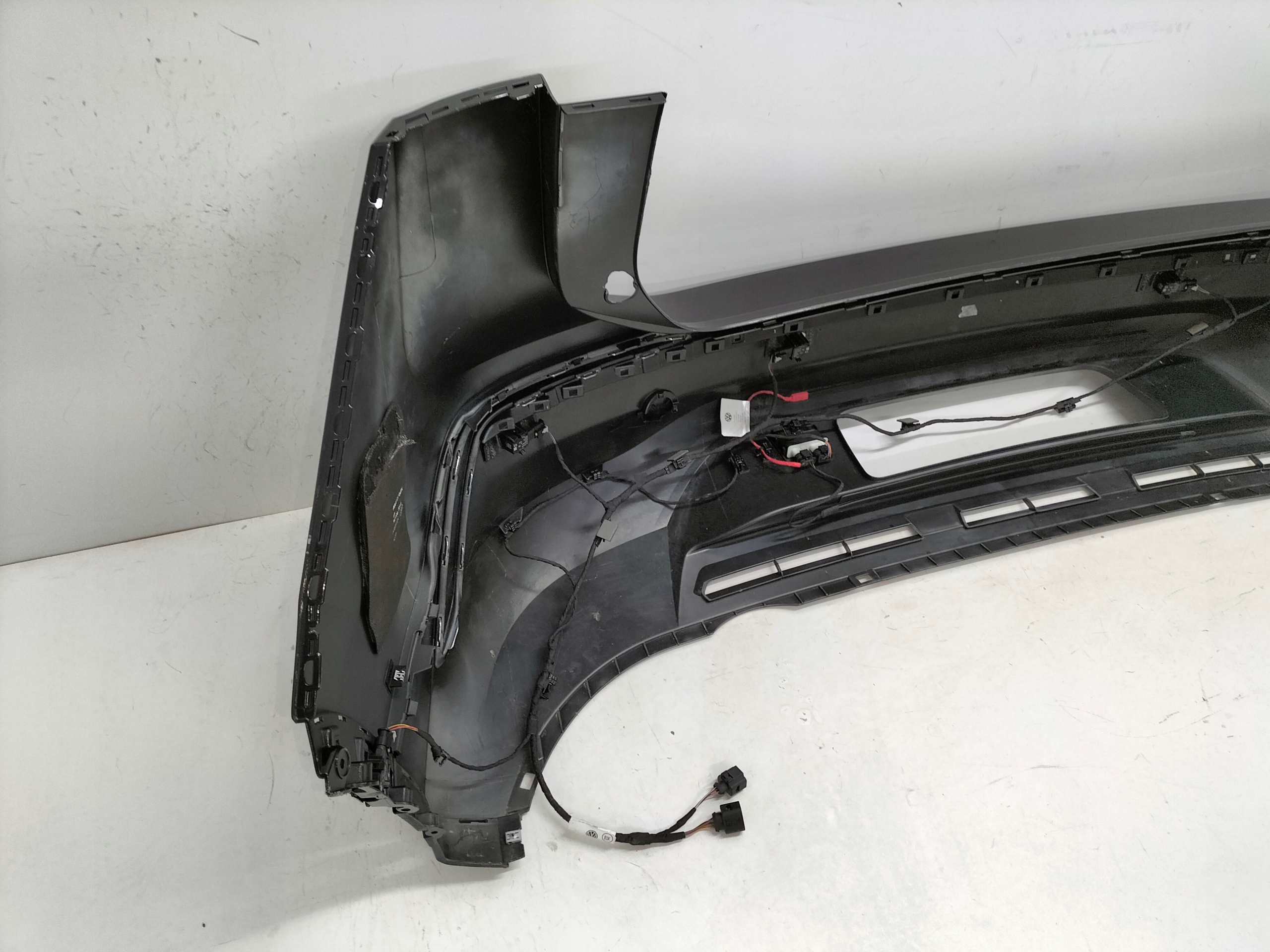 ZADNÝ NÁRAZNÍK VW TIGUAN III 24-