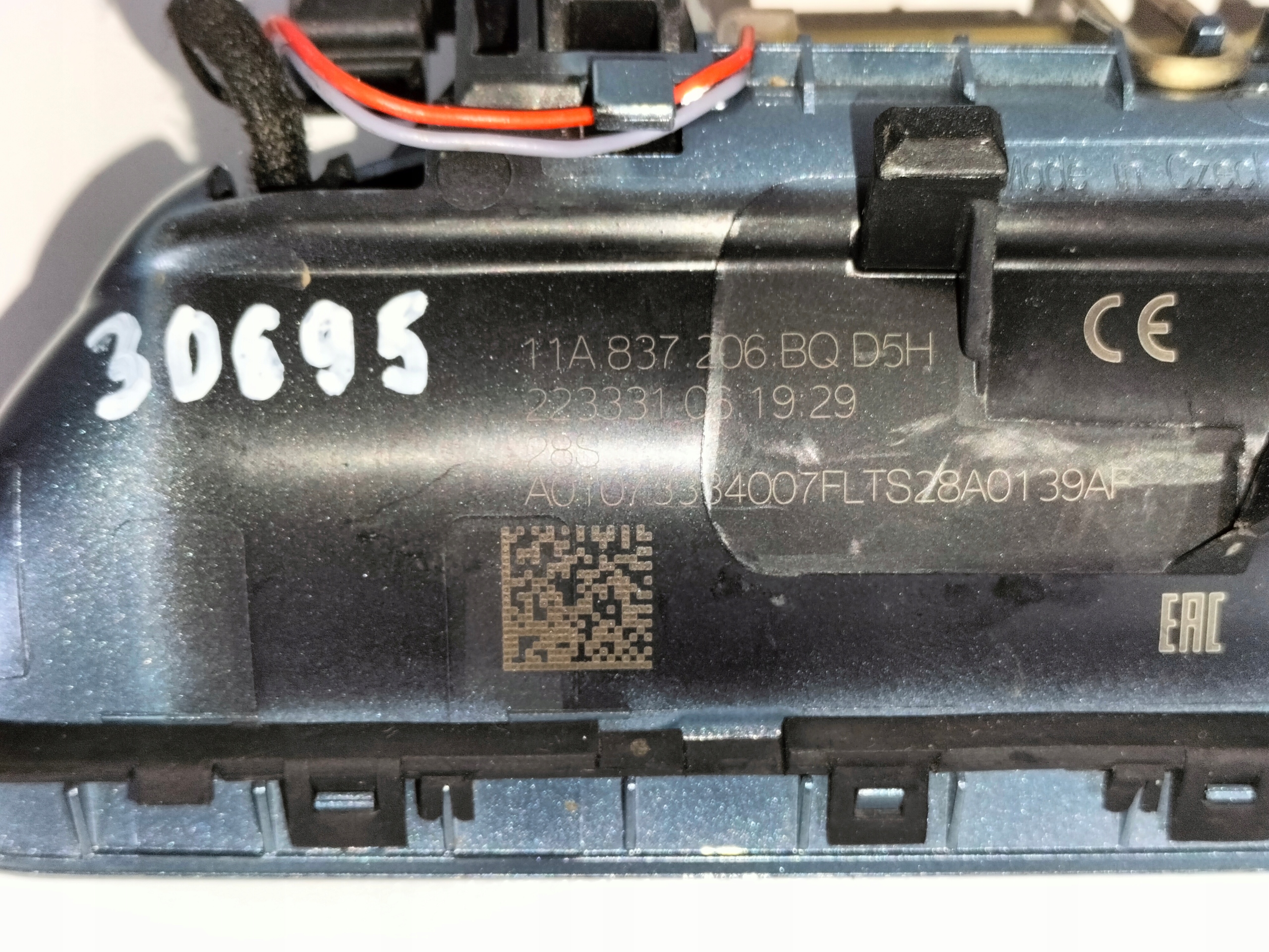 KLUCKA PRAVYCH ZADNYCH DVERI VW ID4 20- KONEKTOR 4 piny