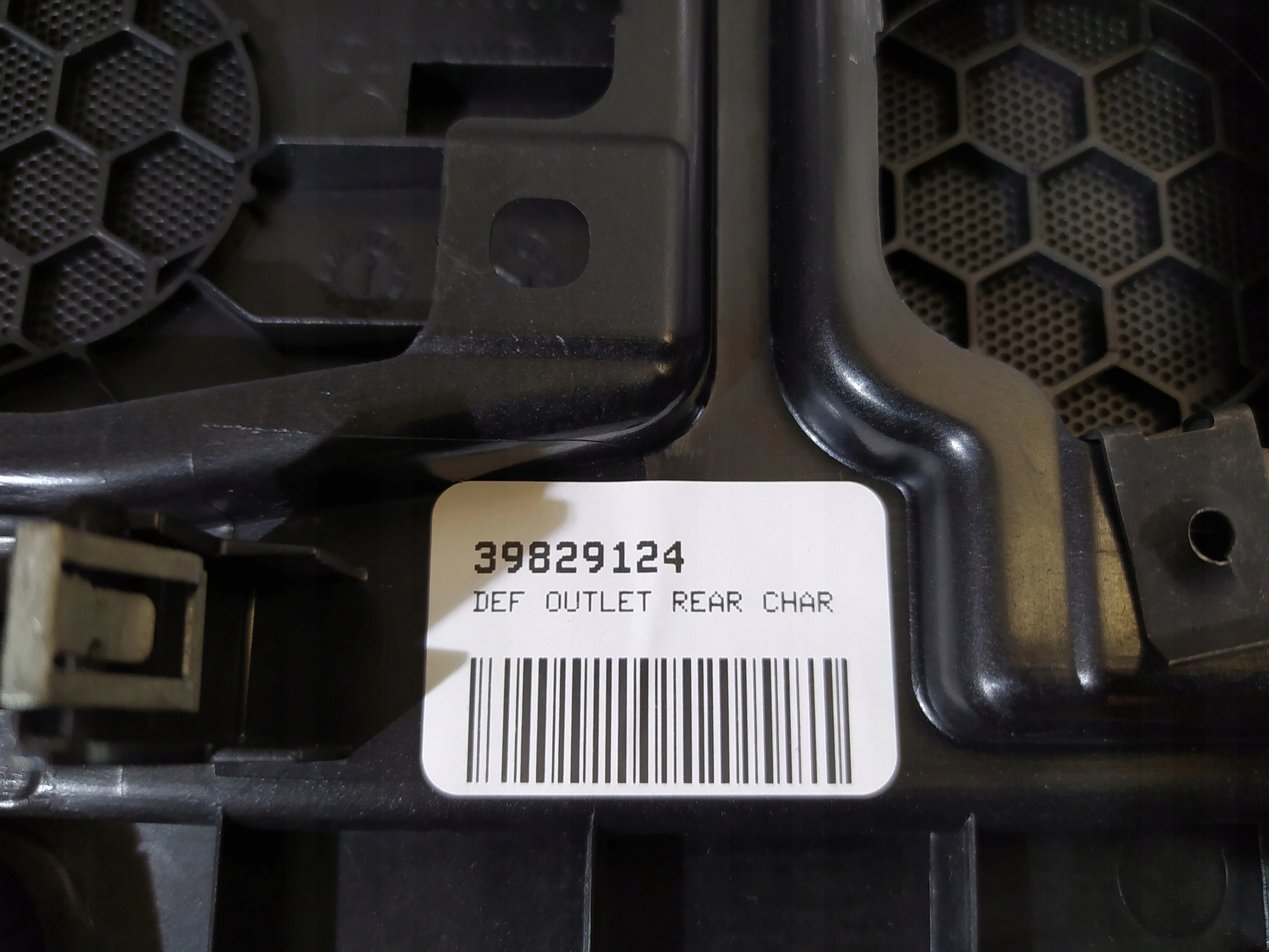 VOLVO XC90 015- KRYT REPRODUKTORU