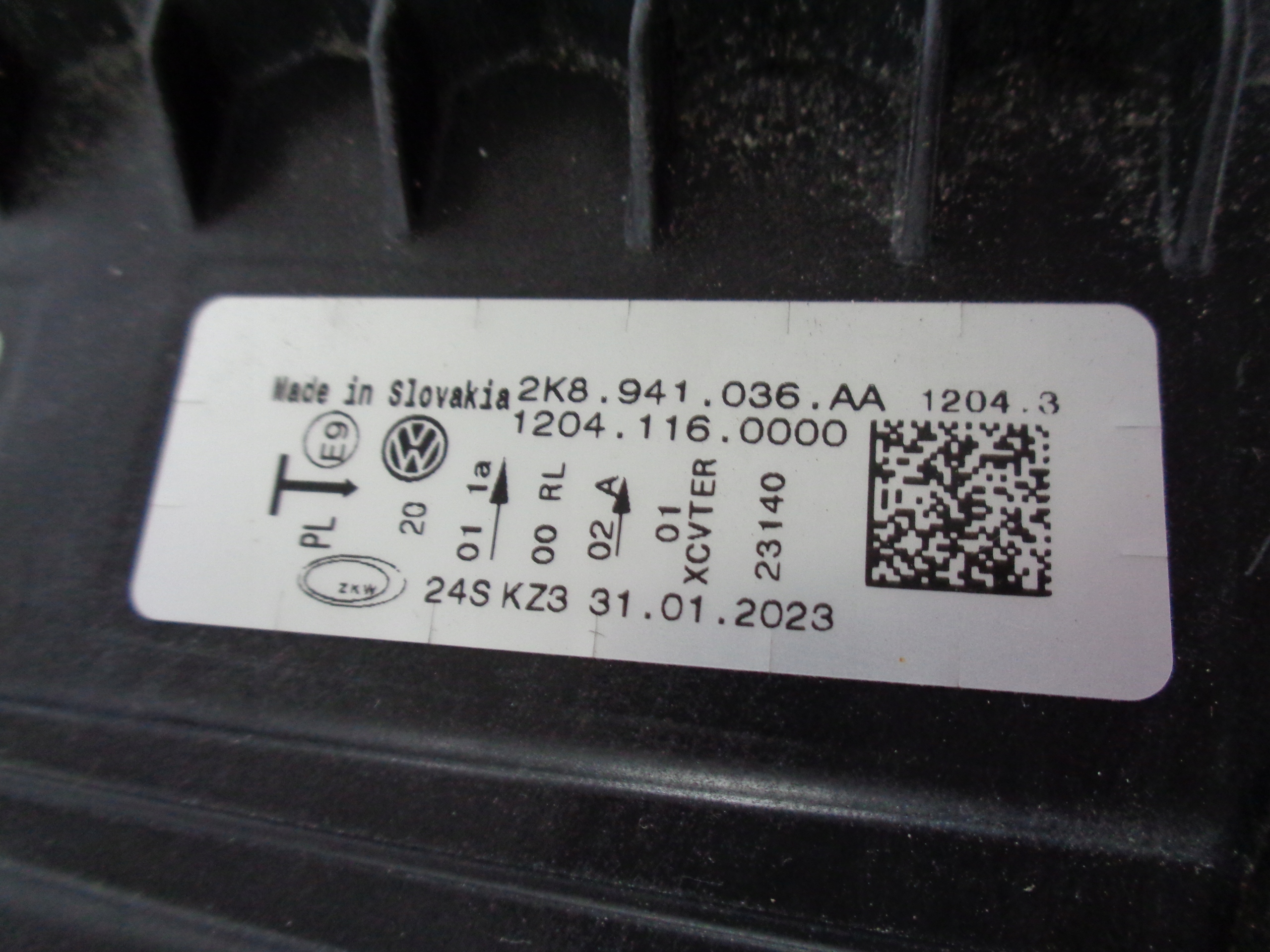 PRAVE PREDNE SVETLO VW CADDY 2K7 21- FULL LED