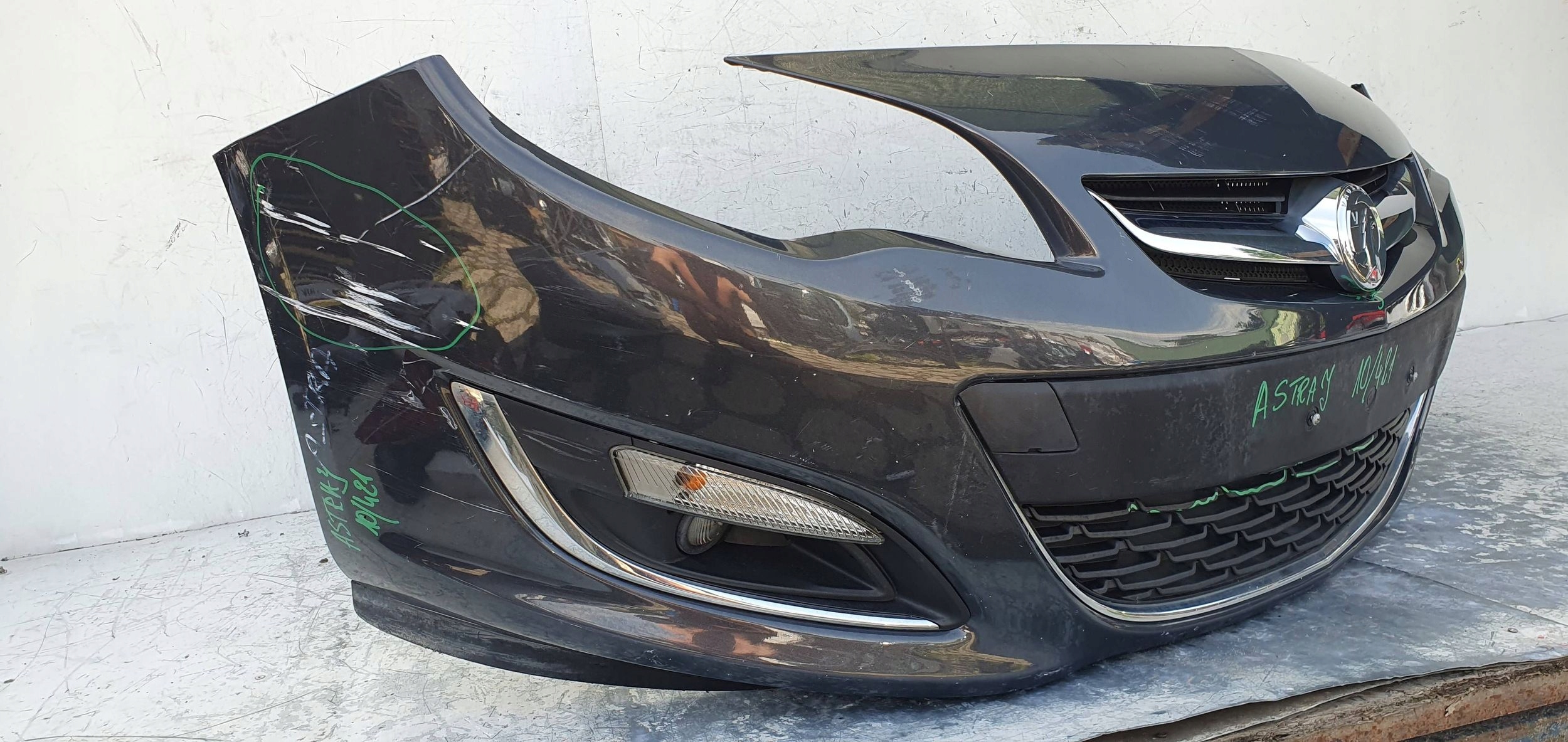 Opel Astra J lift PREDNÝ NÁRAZNÍK 13368660