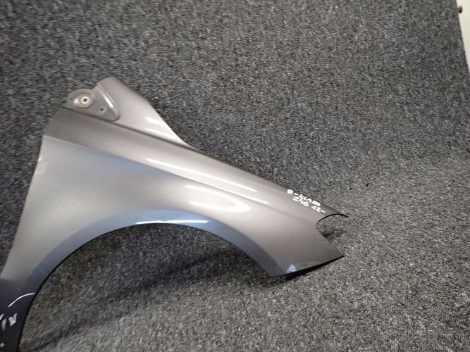 MERCEDES W246 246 B-KLASA 12- PRAVY PREDNY BLATNIK