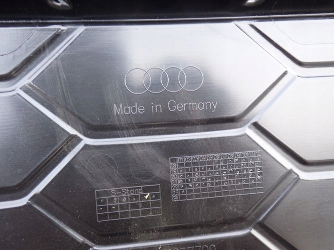 AUDI A4 B9 S-LINE 8W0 LIFT 19- MRIEZKA LISTA