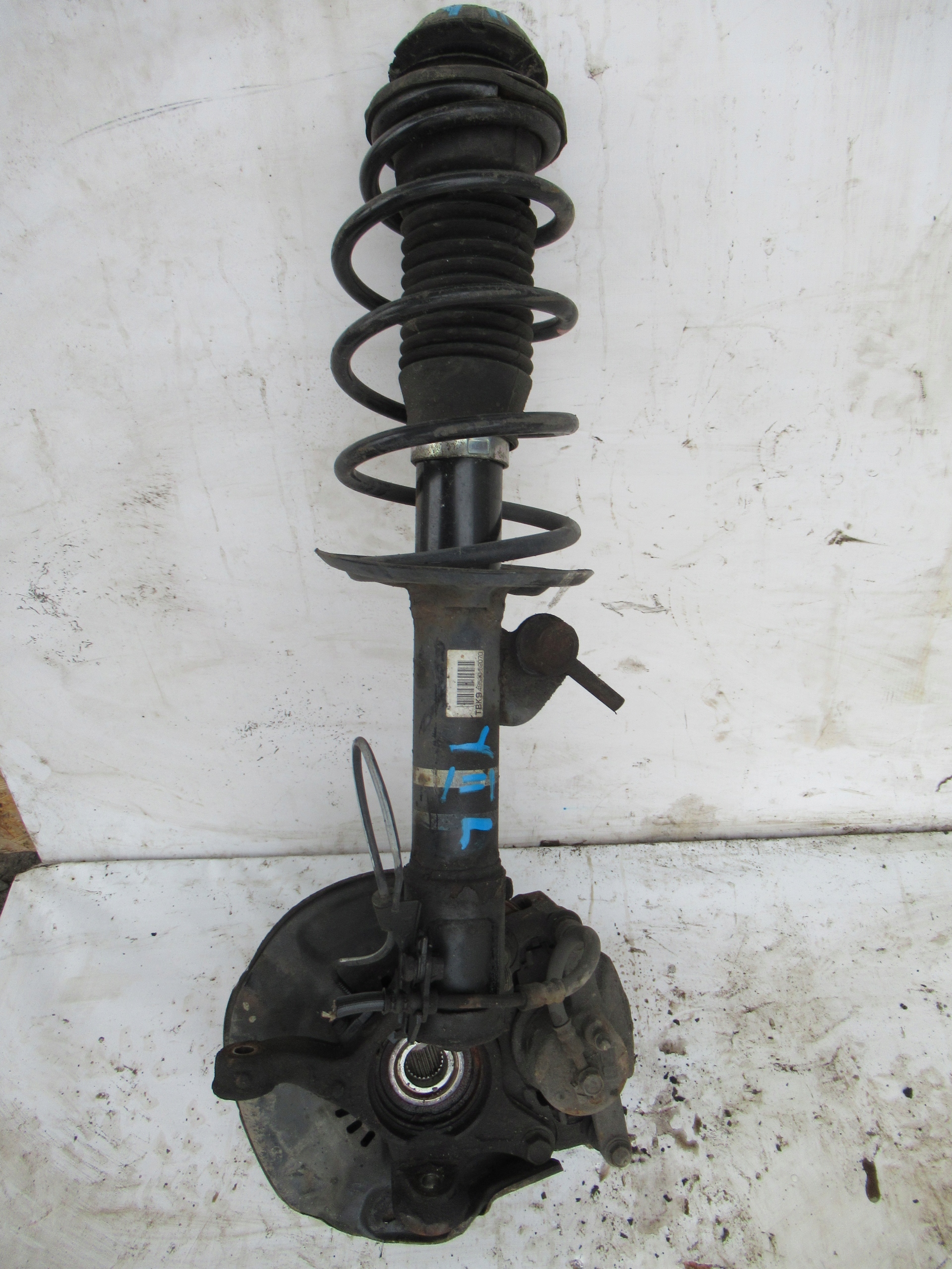 ĽAVÝ OTOČ MCPHERSON TOYOTA YARIS II 1.5 VVTI