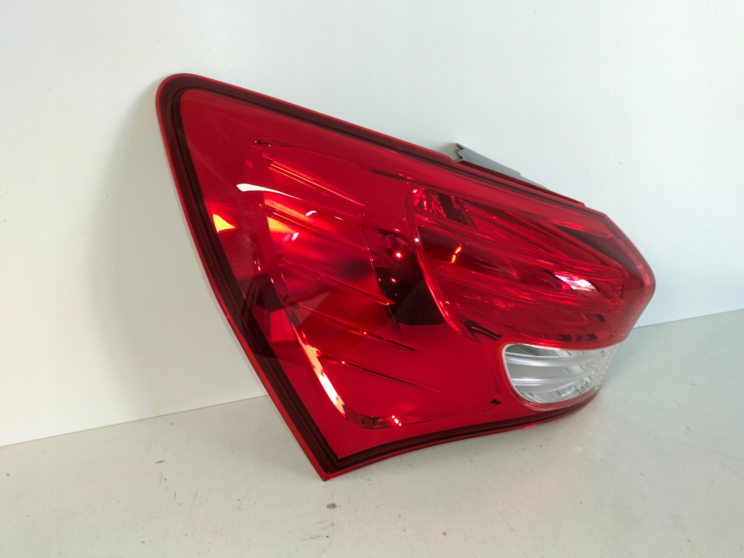 LAVE ZADNE SVETLO HYUNDAI IX20 10-15