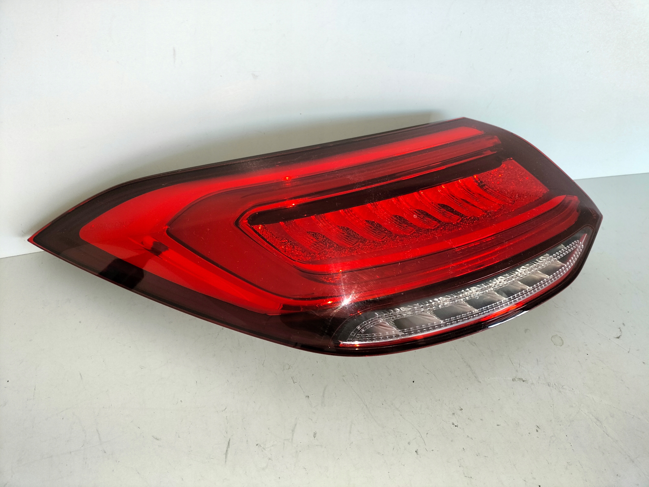 LAVE ZADNE SVETLO MERCEDES CLS C257 18- LED