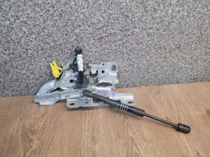 BMW 5 G30 G31 PRAVY PANT PREDNEJ KAPOTY NÁBOJ 7347408 BMW 5 G30 G31 PRAVY PANT PREDNEJ KAPOTY NÁBOJ 7347408