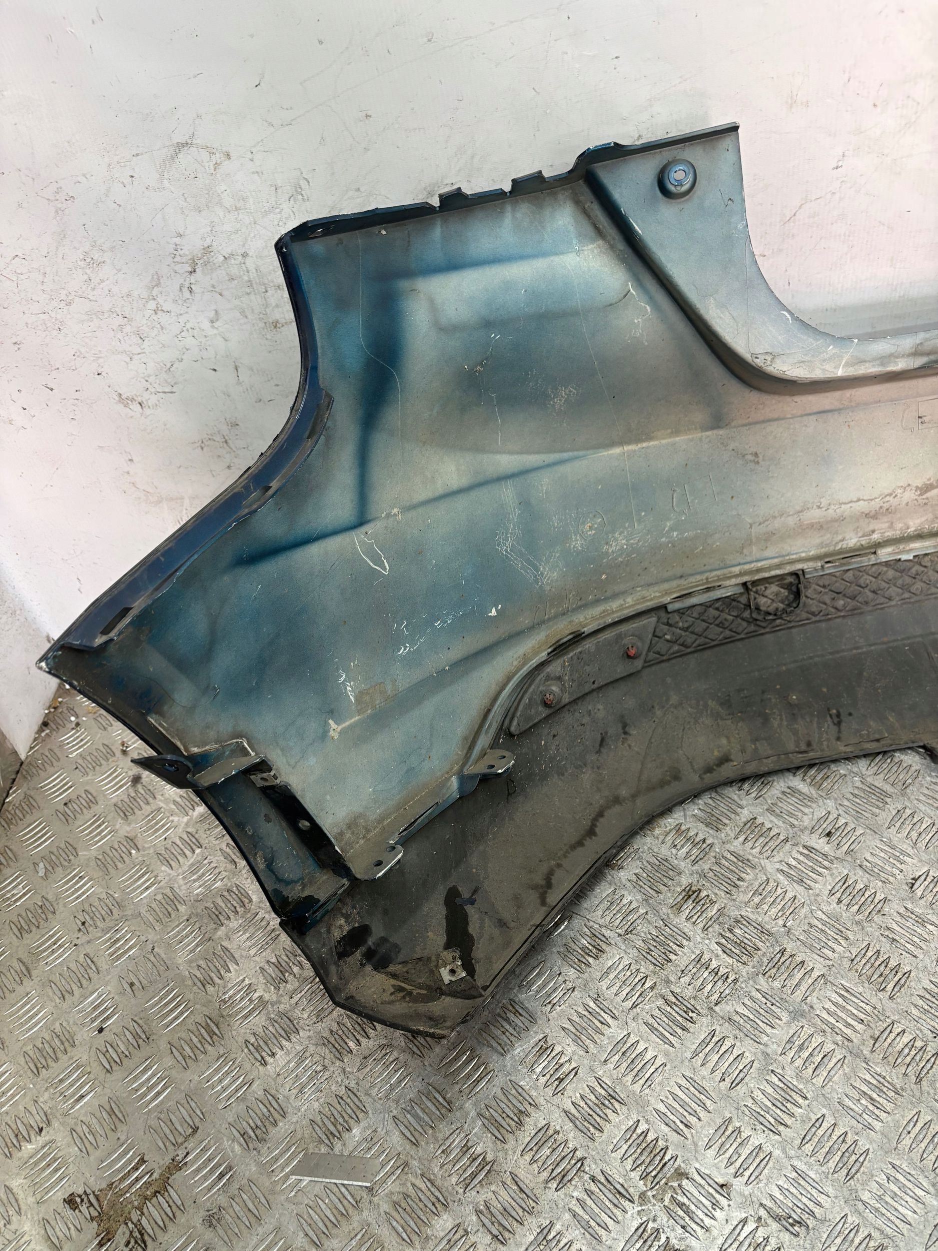 ZADNÝ NÁRAZNÍK FORD FOCUS 3 III HB 10-