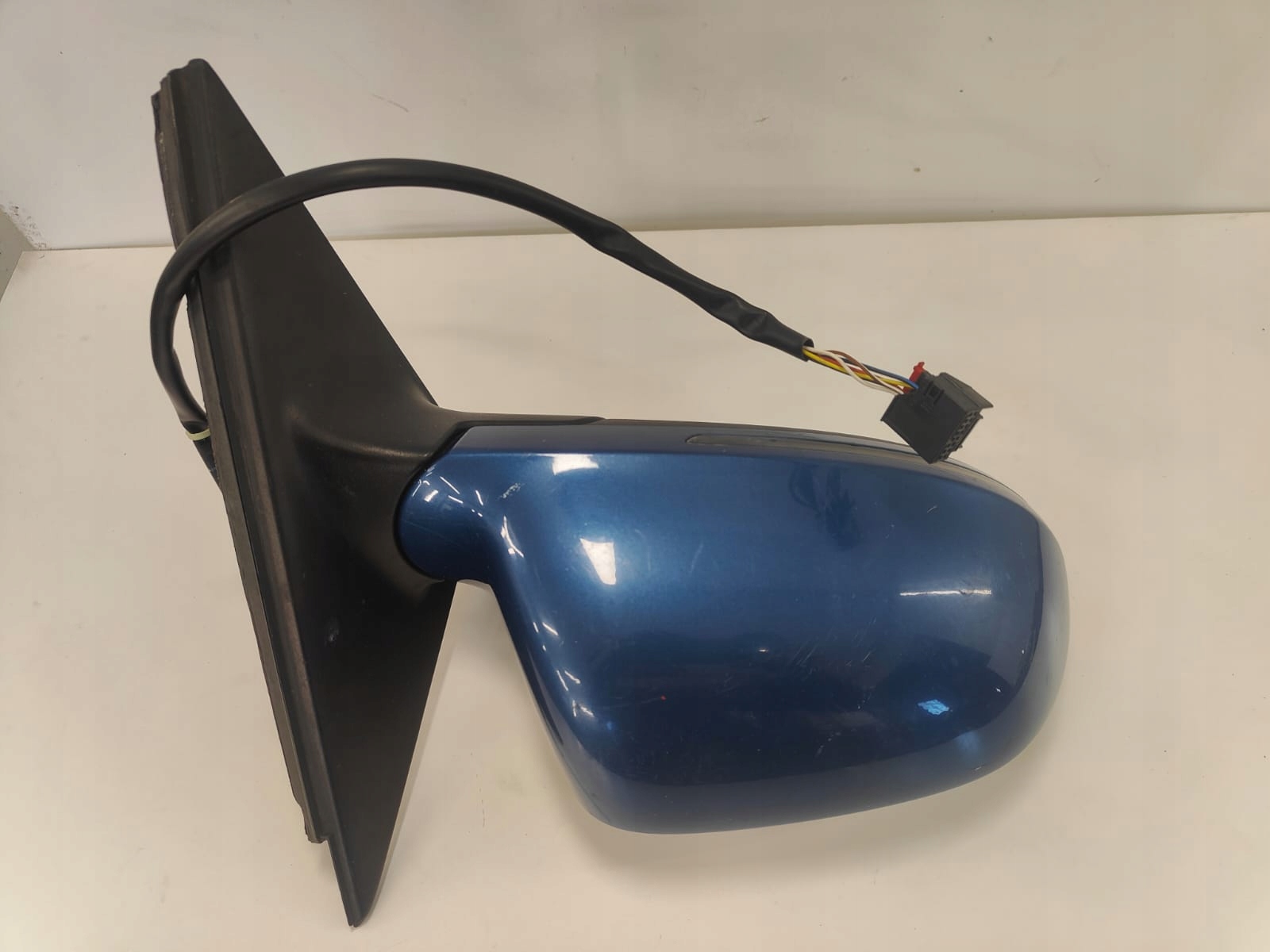 Audi a4 b8 08-11 PRAVE ZRKADLO 6 pin