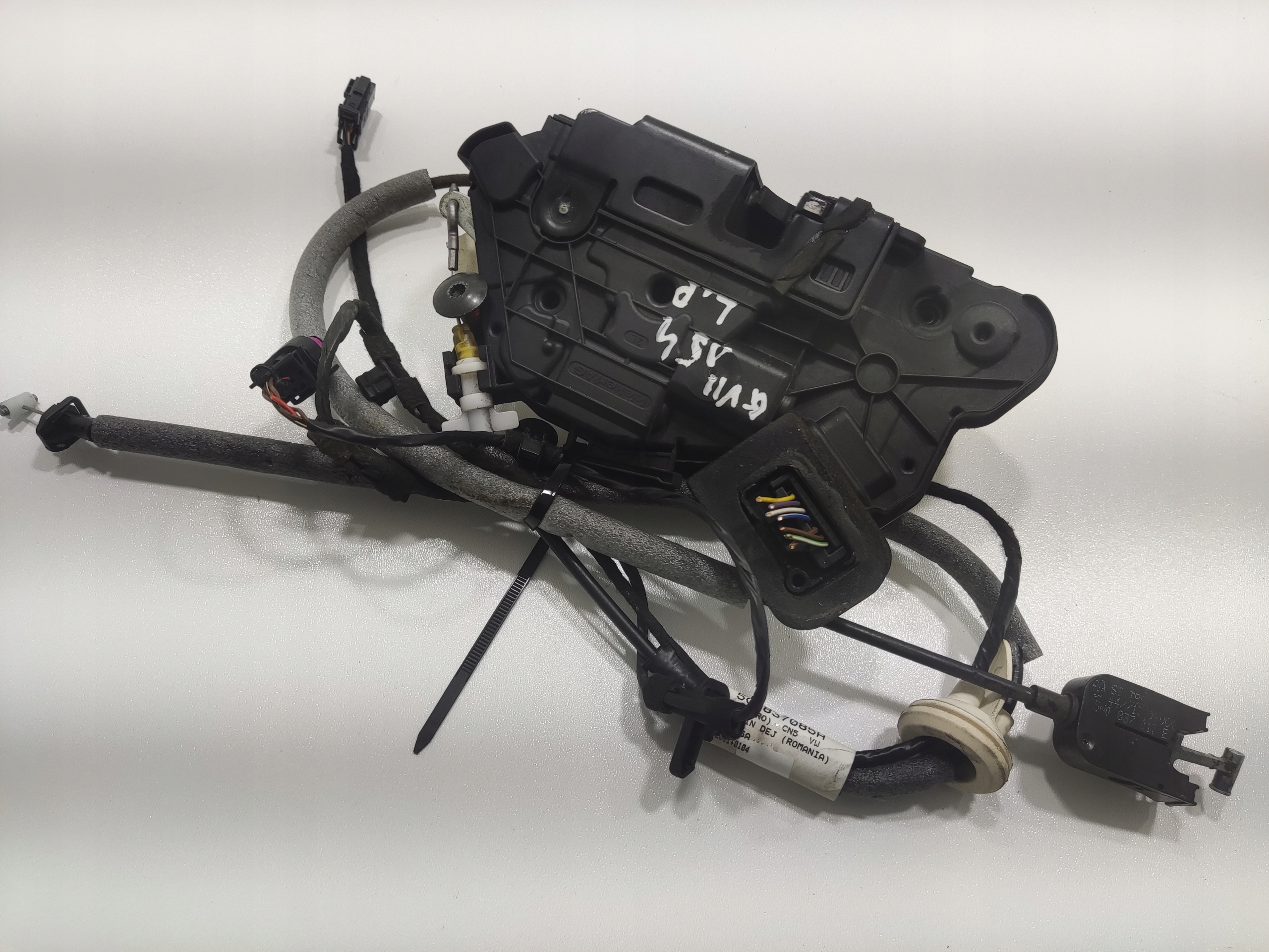 ZAMOK LAVYCH PREDNYCH DVERI VOLKSWAGEN GOLF VII 5K1837015D 2012-2016