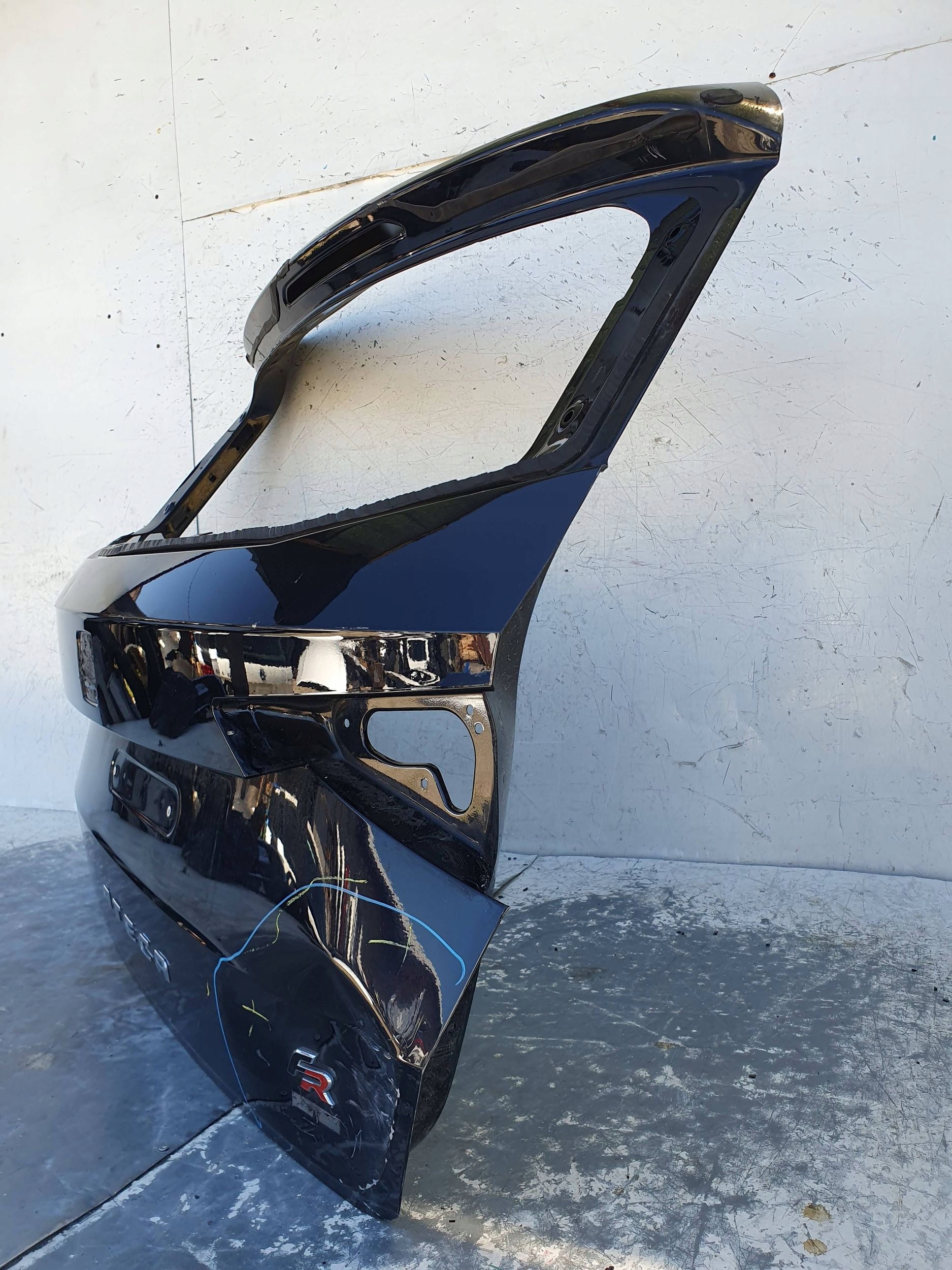 Seat Ateca ZADNA KAPOTA