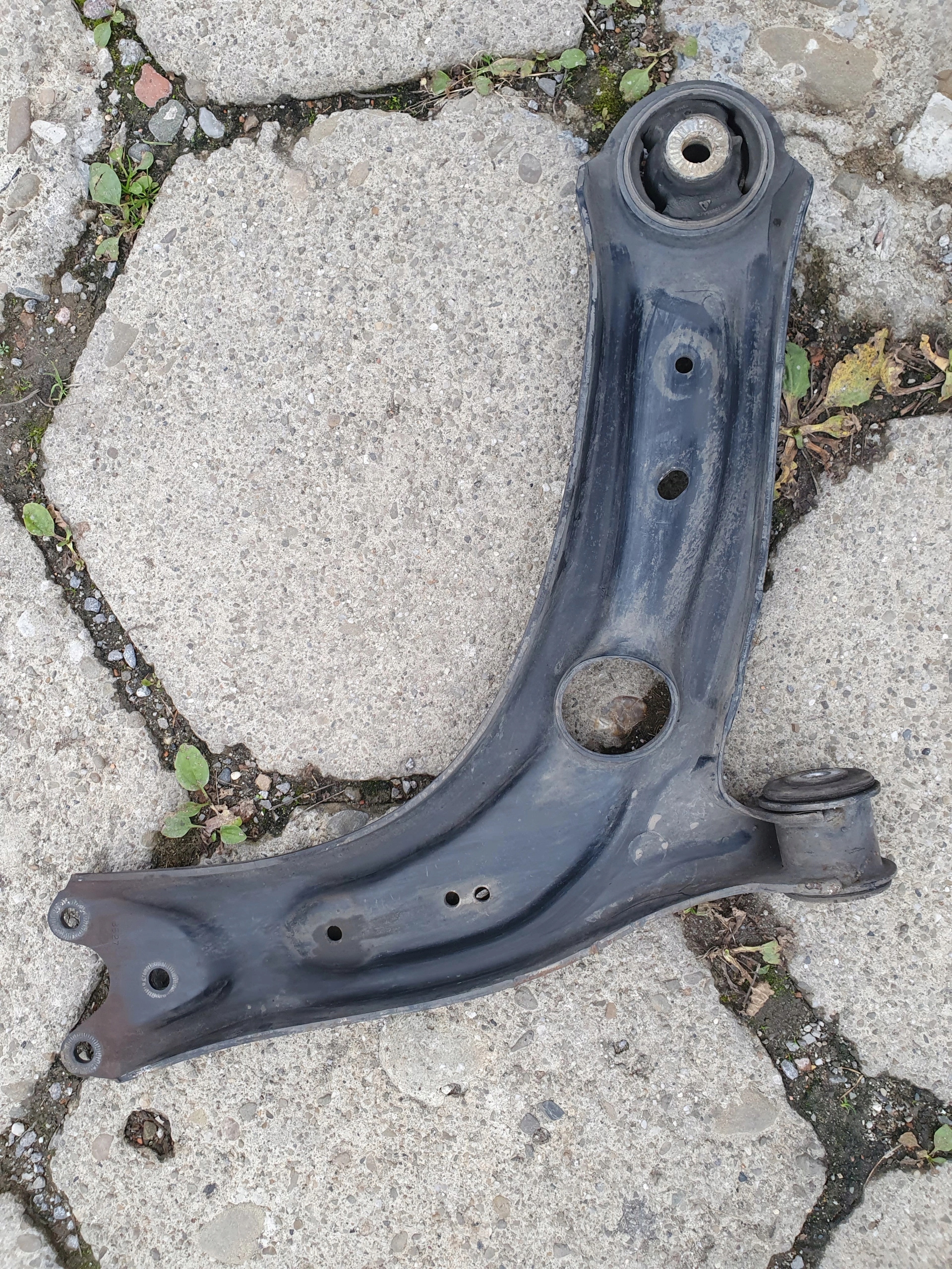 VW PASSAT B8 3Q0407153B ĽAVÉ PREDNÉ RAMENO