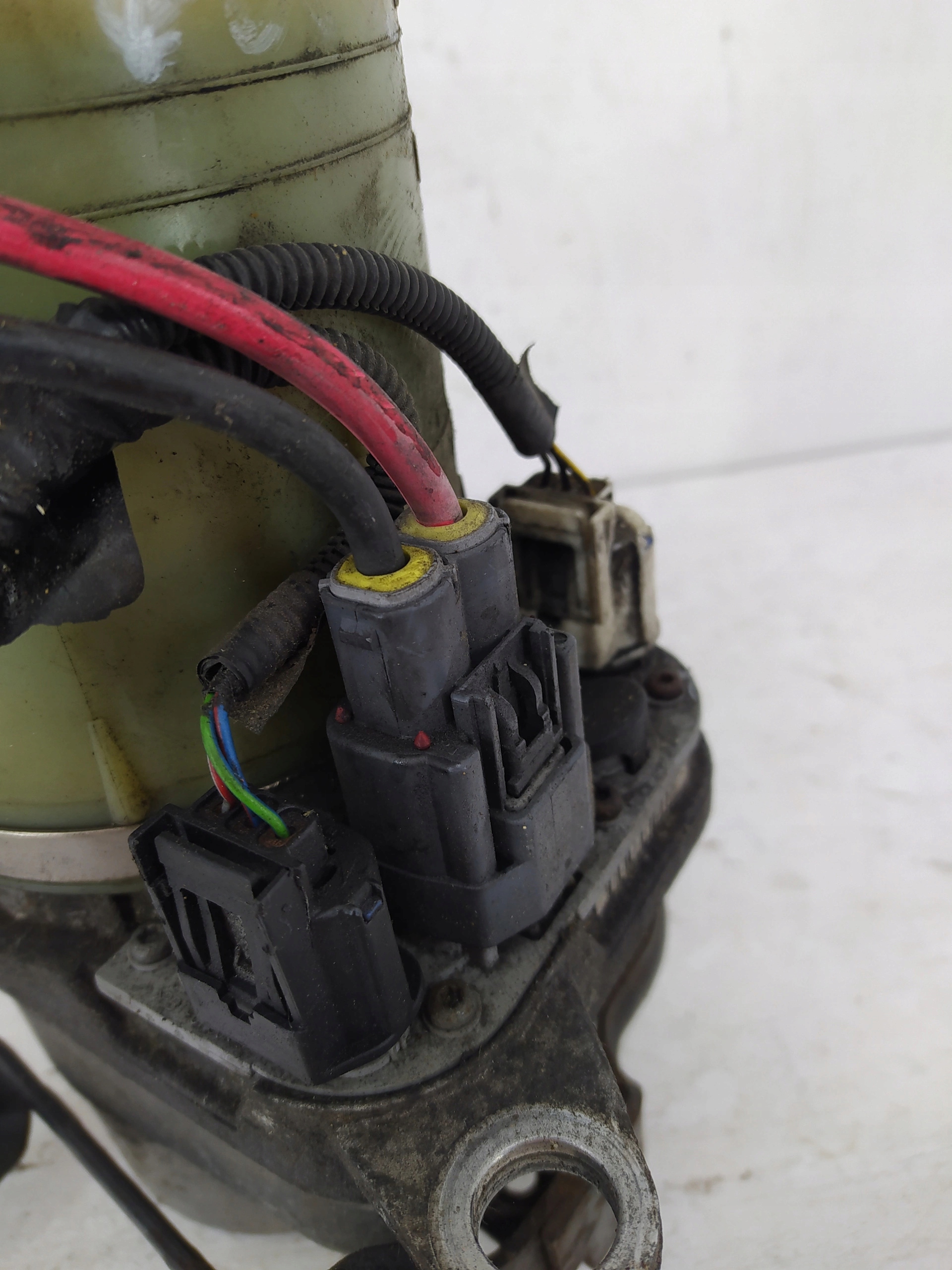 FORD C-MAX MK1 SERVOČERPADLO 4M513K514BF