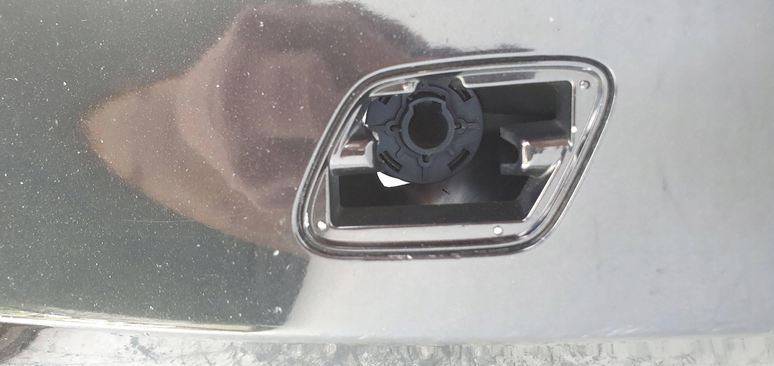 BMW X5 E70 7157979 ĽAVÝ PREDNÝ BLATNÍK