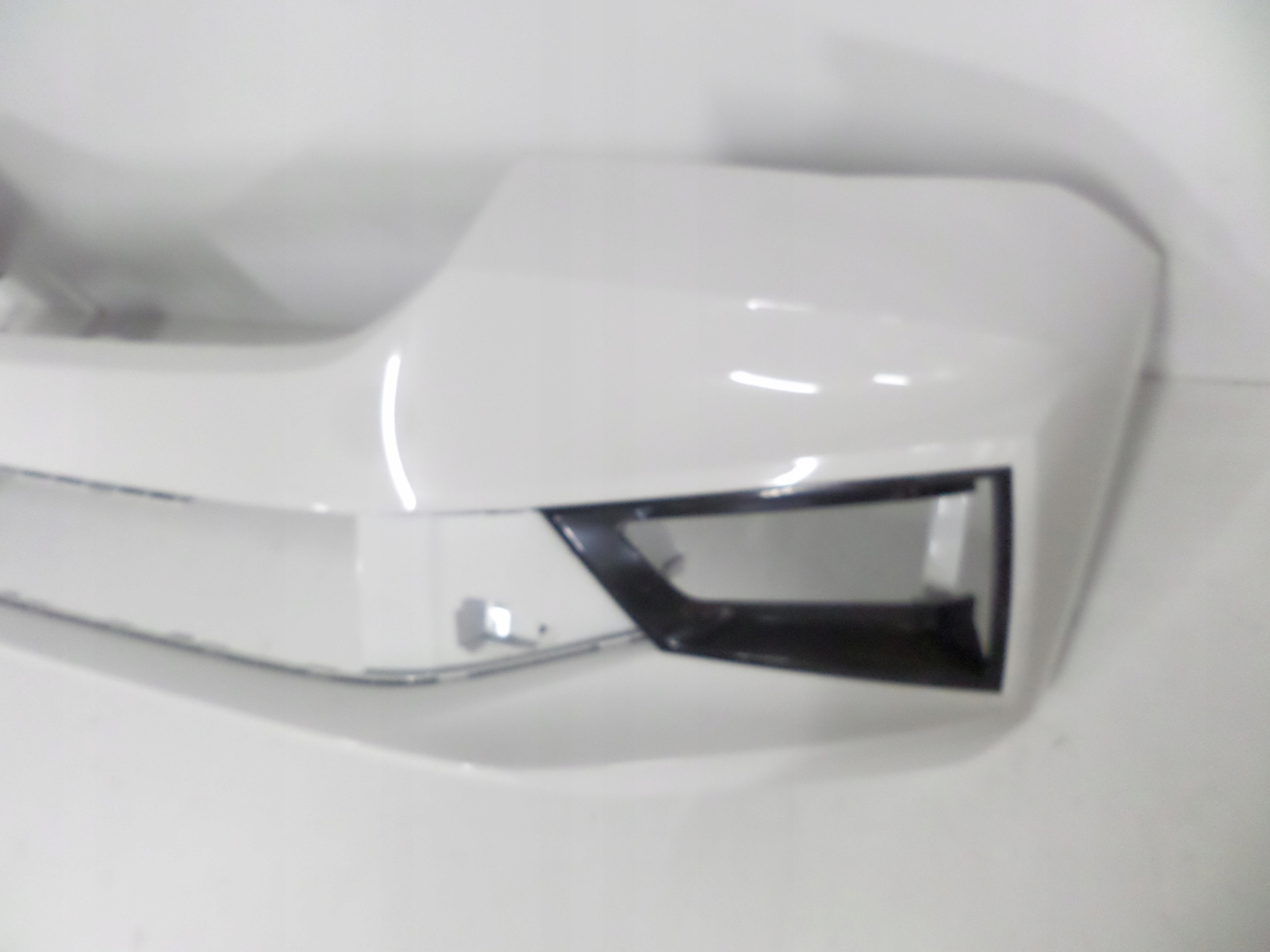 PREDNÝ NÁRAZNÍK SKODA FABIA 4 IV 6VA 21-