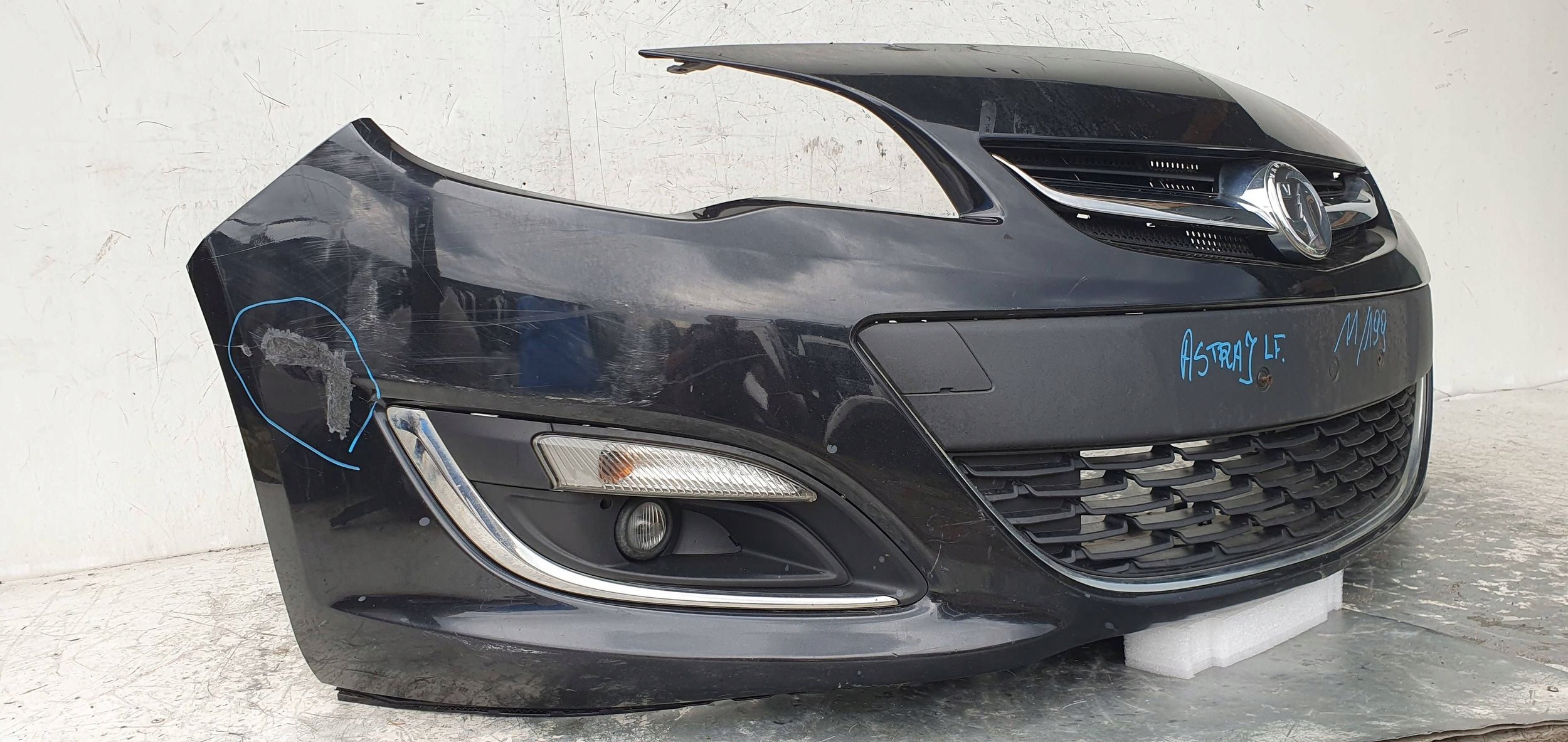 Opel Astra J LIFT PREDNÝ NÁRAZNÍK 13368660