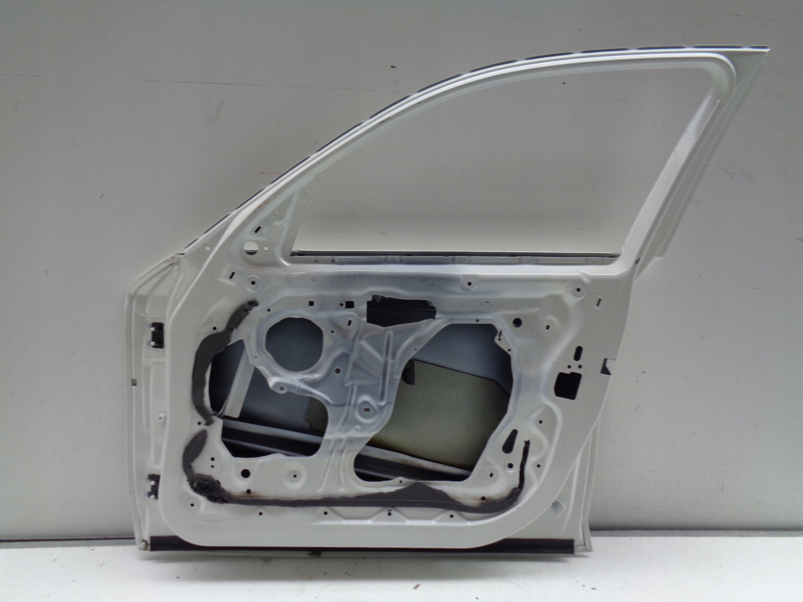PRAVE PREDNE DVERE BMW 1 E81 E87 NR 36583