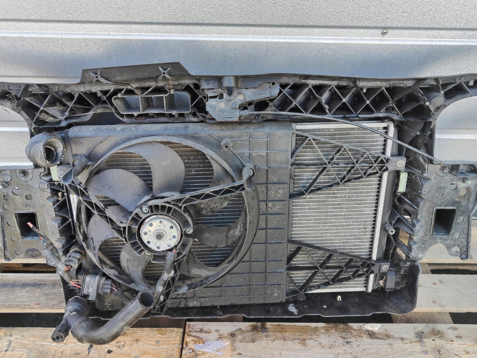 Seat Cordoba 2 02-07 PREDNÉ ČELO KOMPLETNY VÝSTUHA