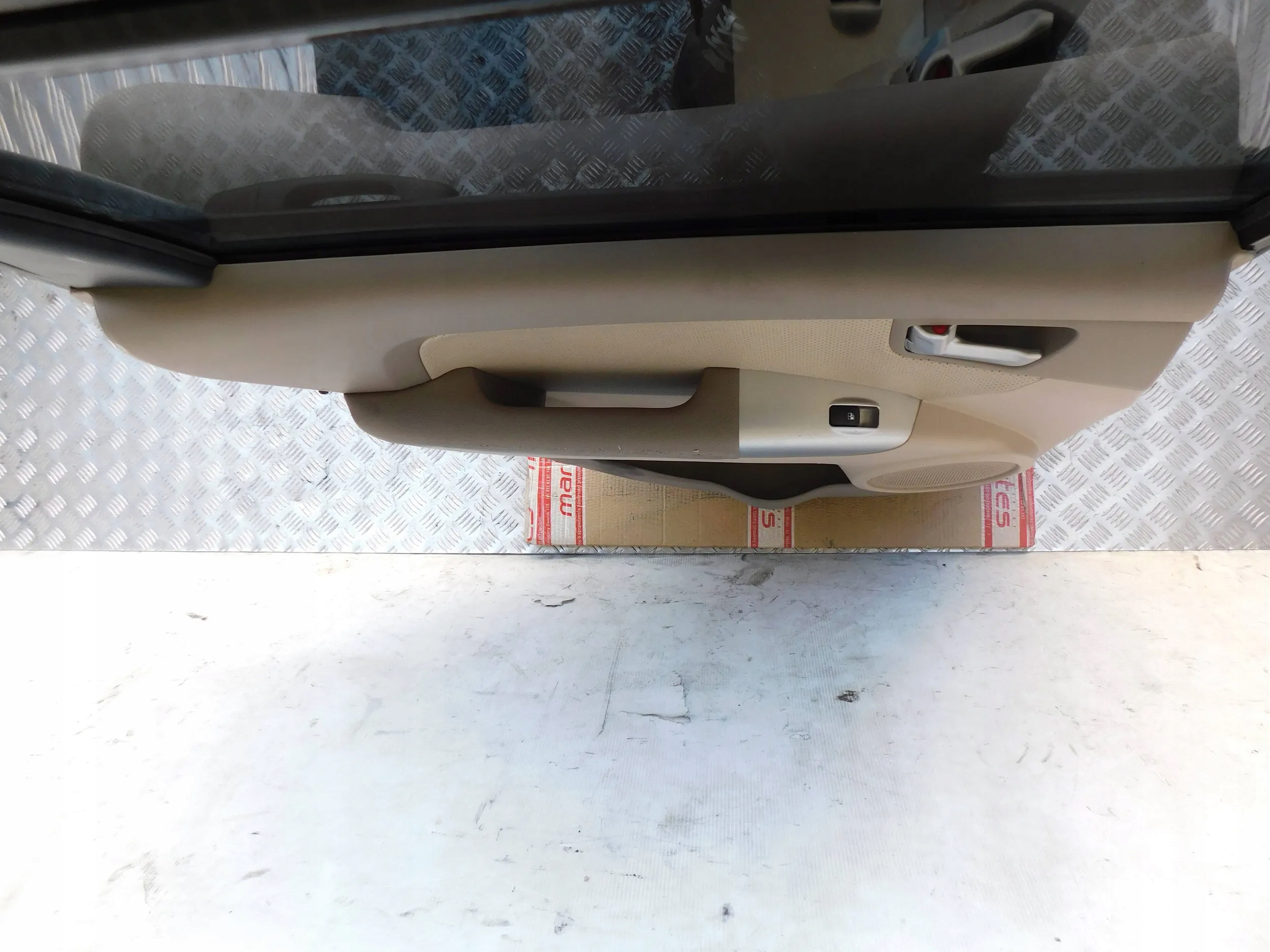 LAVE ZADNE DVERE KIA SPORTAGE II