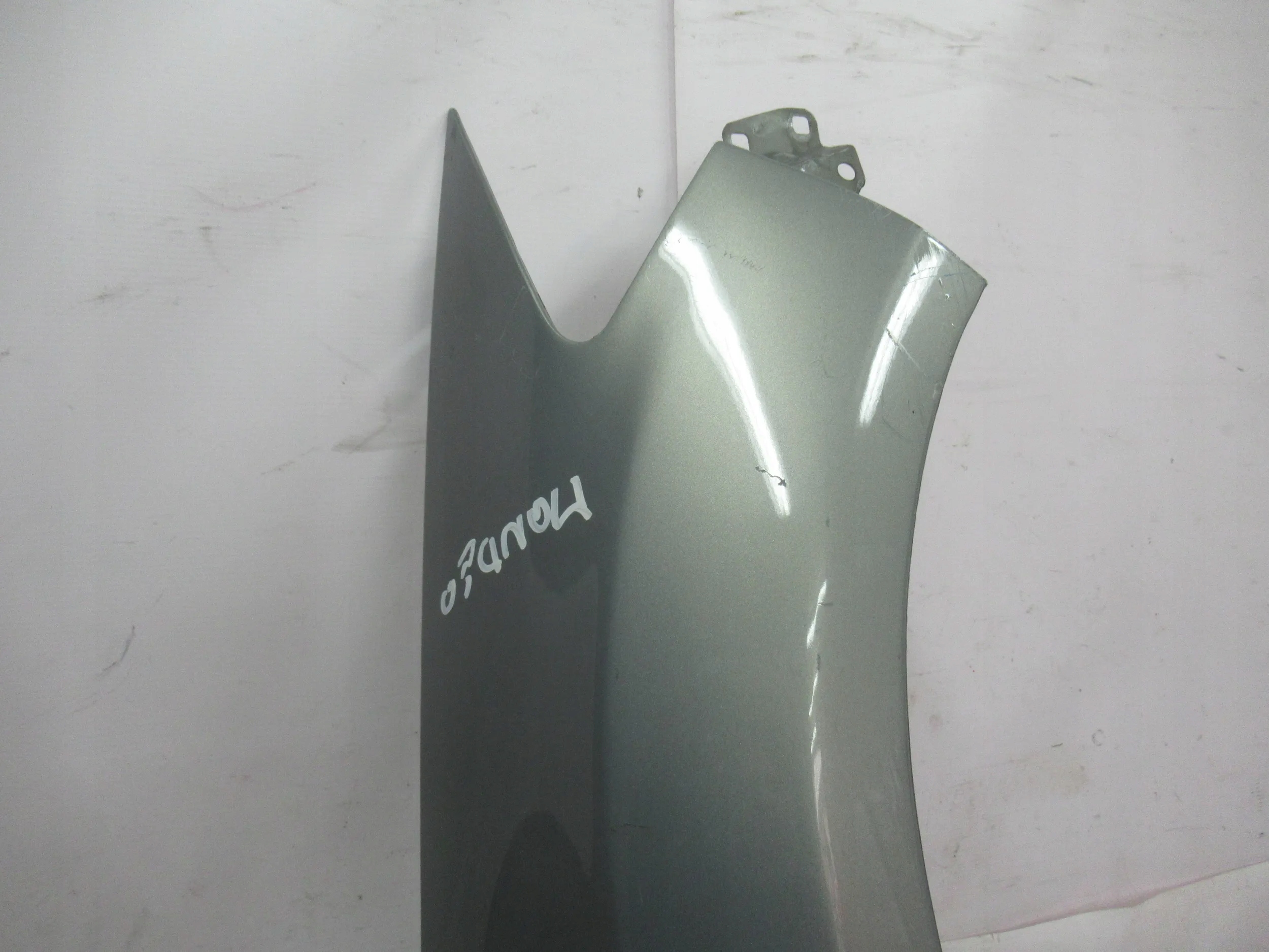 PRAVÝ PREDNÝ BLATNÍK Ford Mondeo MK4