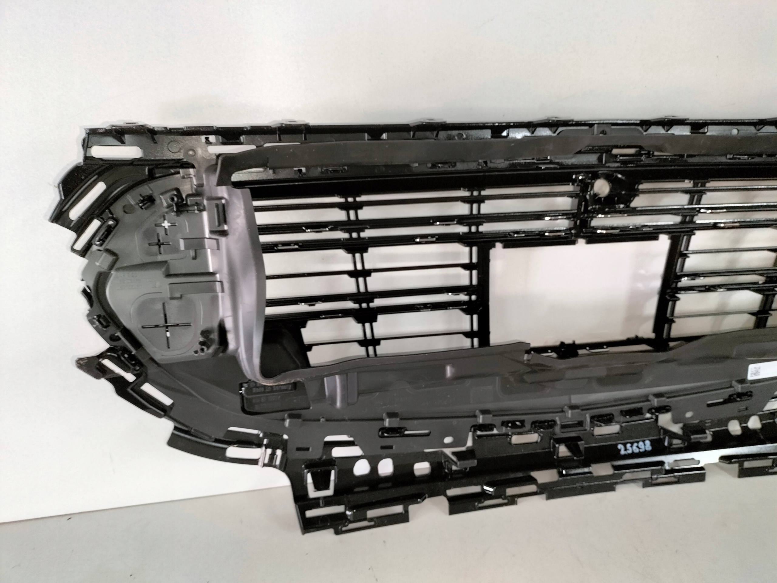 MRIEZKA LISTA MERCEDES E KLASA W214 22-
