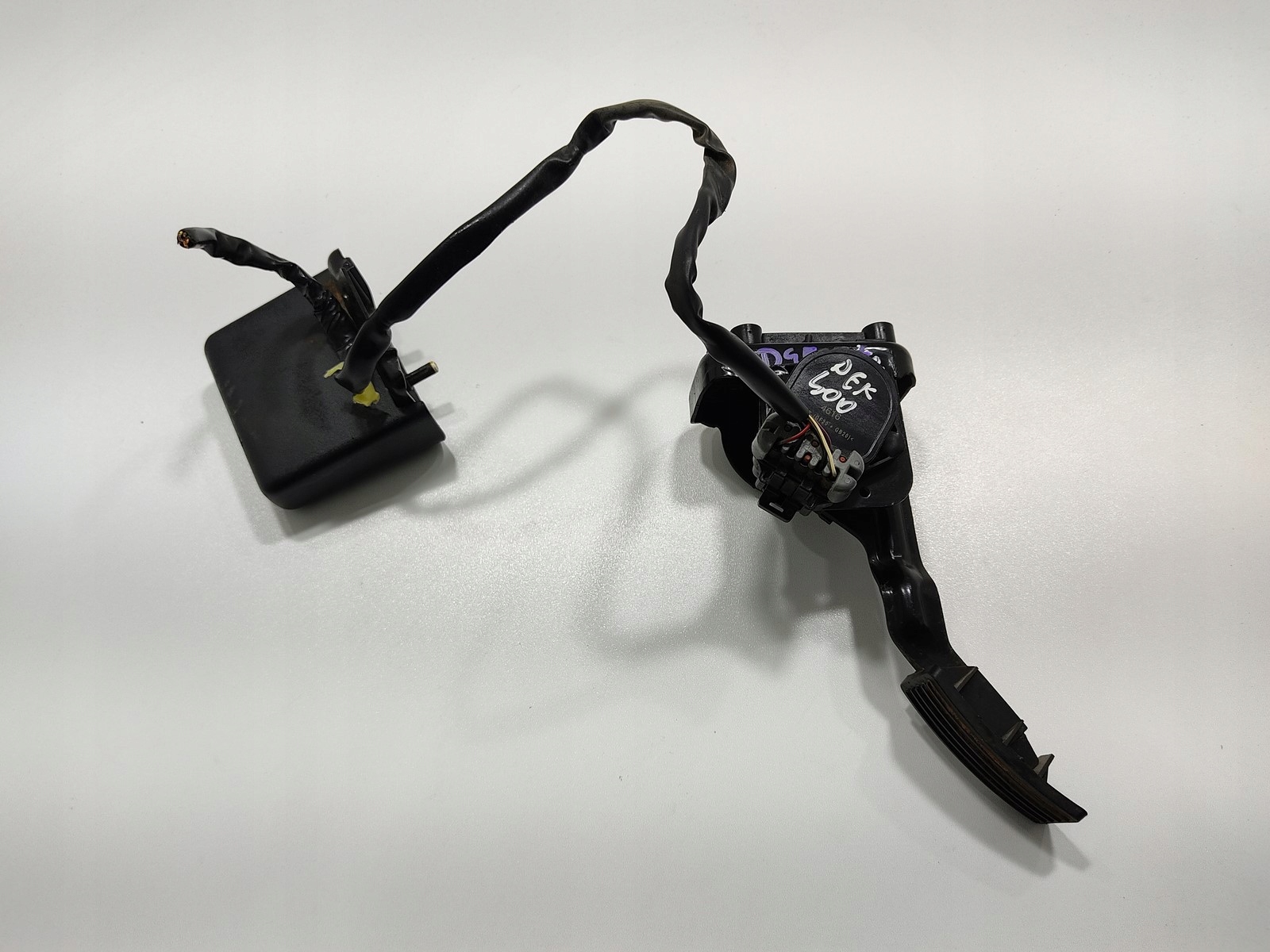 PLYNOVY PEDAL LAND ROVER DEFENDER 2.2 2.4 TDCI 7H12-7R562-AA 2007-2014
