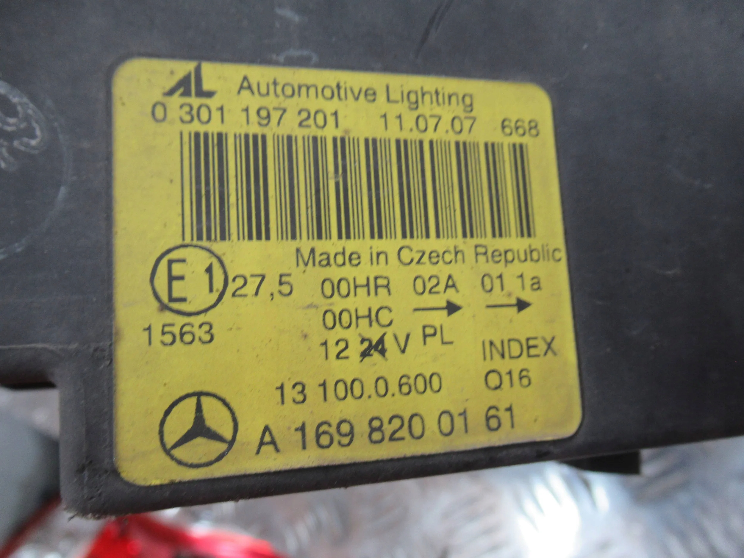 LAVE PREDNE SVETLO MERCEDES A KLASA W169