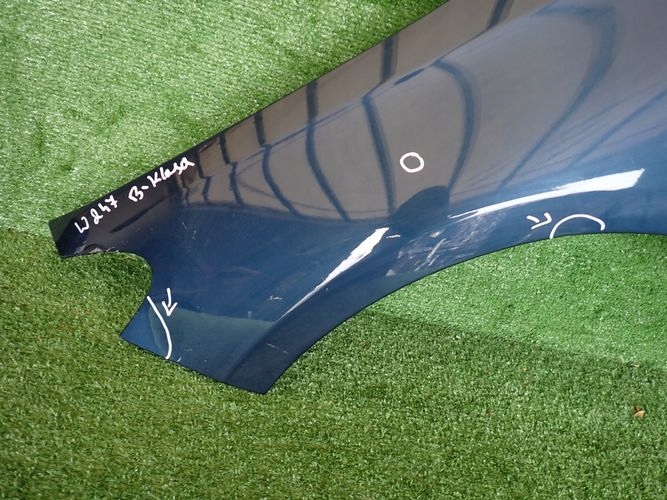 MERCEDES W247 247 B-KLASA 18- ĽAVÝ PREDNÝ BLATNÍK