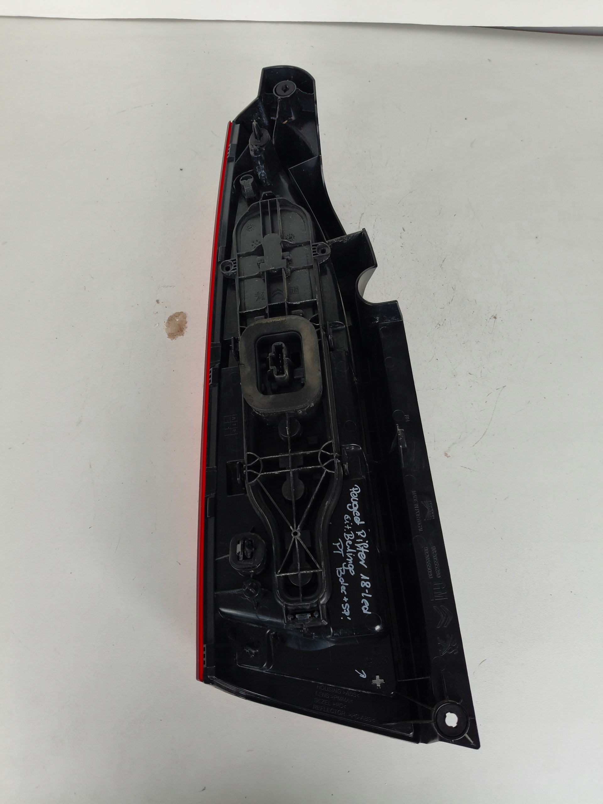 PRAVE ZADNE SVETLO CITROEN BERLINGO IV 18- RIFTER LED
