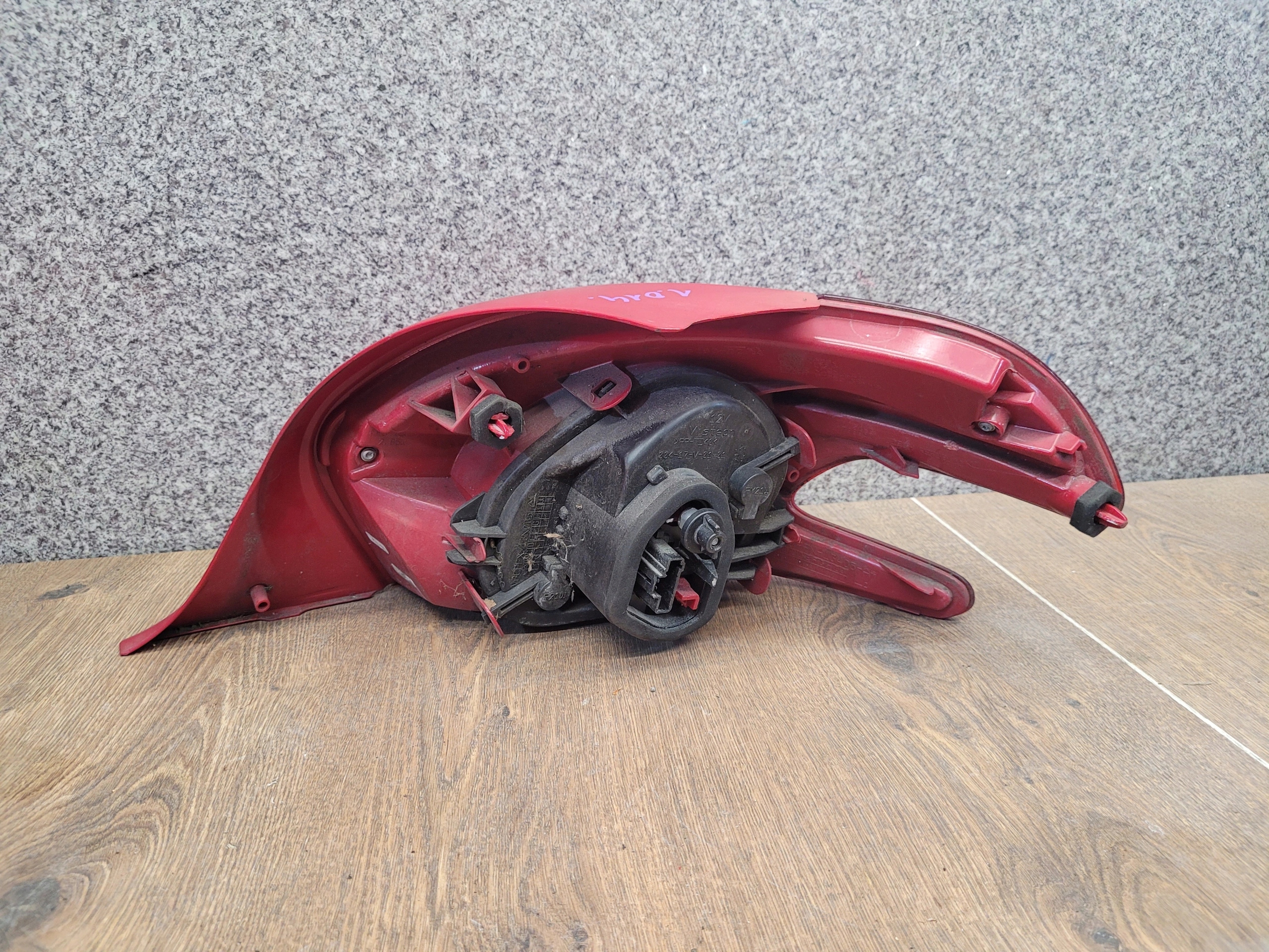 PEUGEOT 208 9672628280 PRAVE ZADNE SVETLO