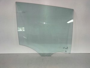 ZADNE SKLO PRAVA BMW 2 GRAN TOURER 14- ZADNE SKLO PRAVA BMW 2 GRAN TOURER 14-