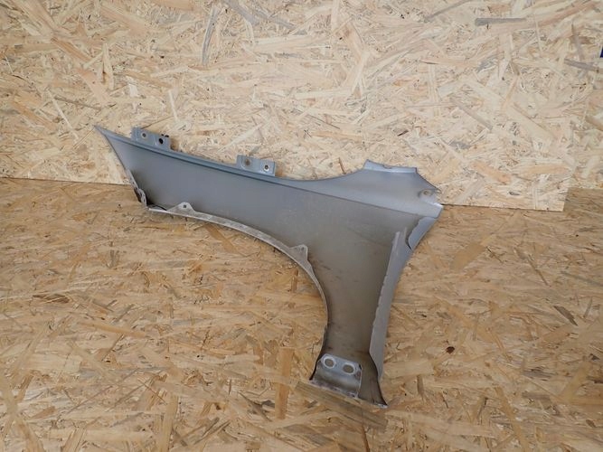 VW POLO 2G 17- PRAVY PREDNY BLATNIK