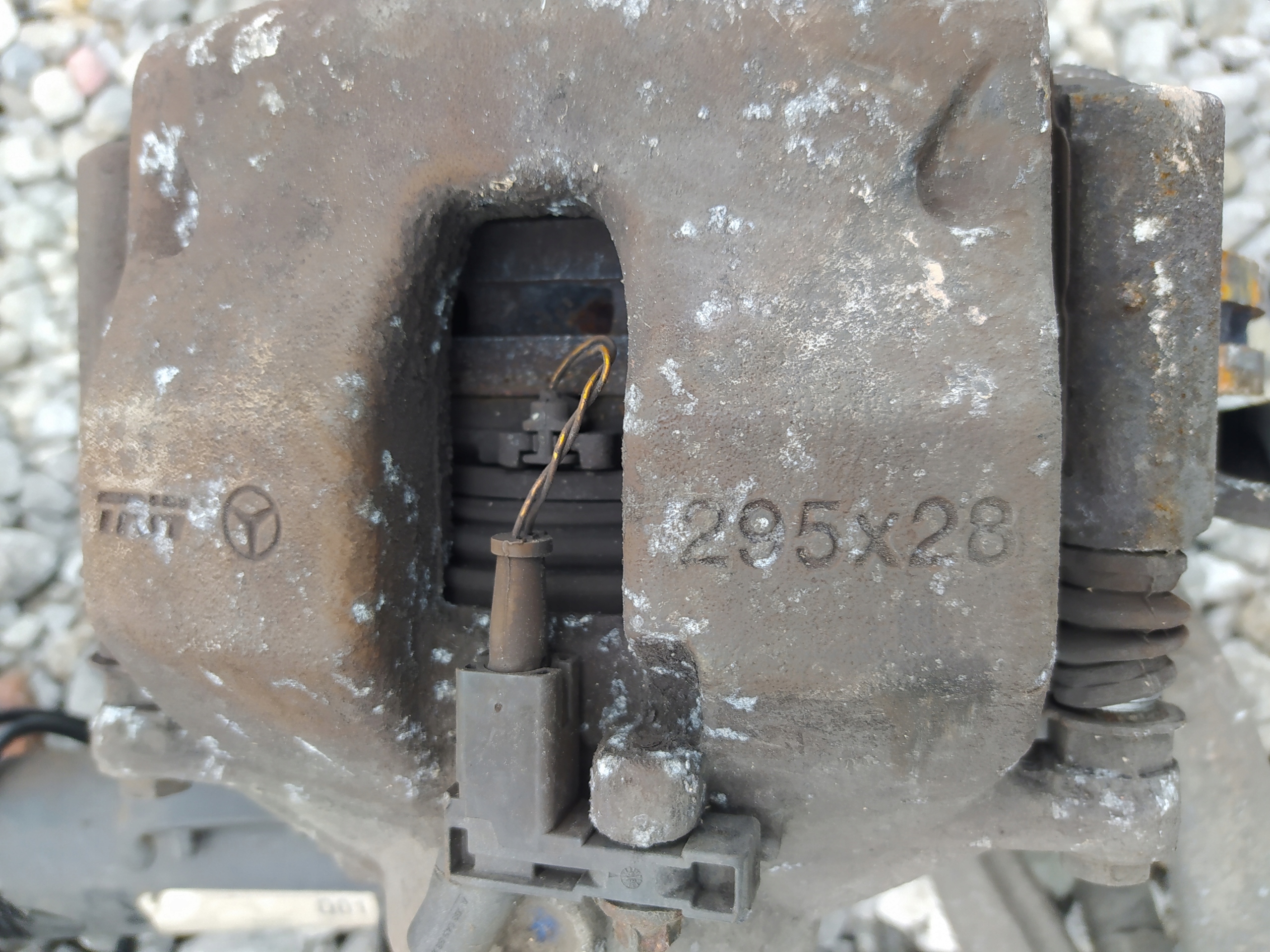 MERCEDES C W204 RAMENO PRAVÝ PREDNÝ OTOČ A2043208213
