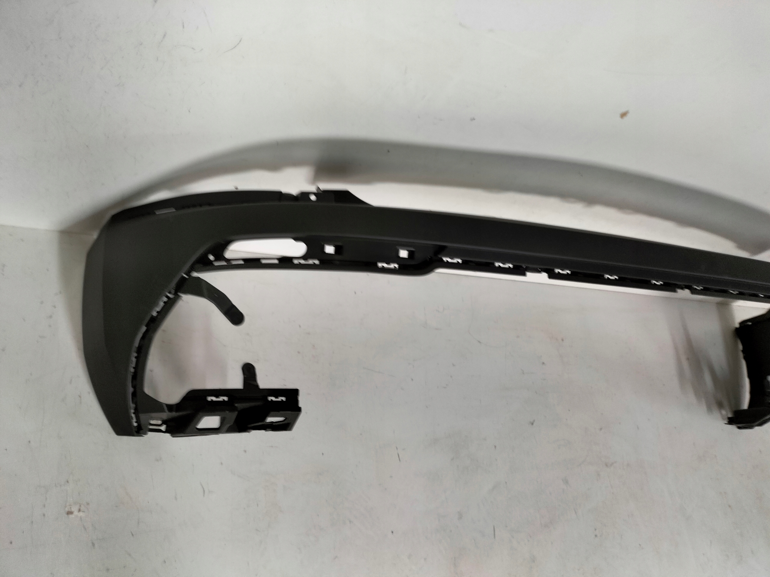 SPOJLER LIŠTA ZADNÉHO NÁRAZNÍKA SKODA KAROQ 17-