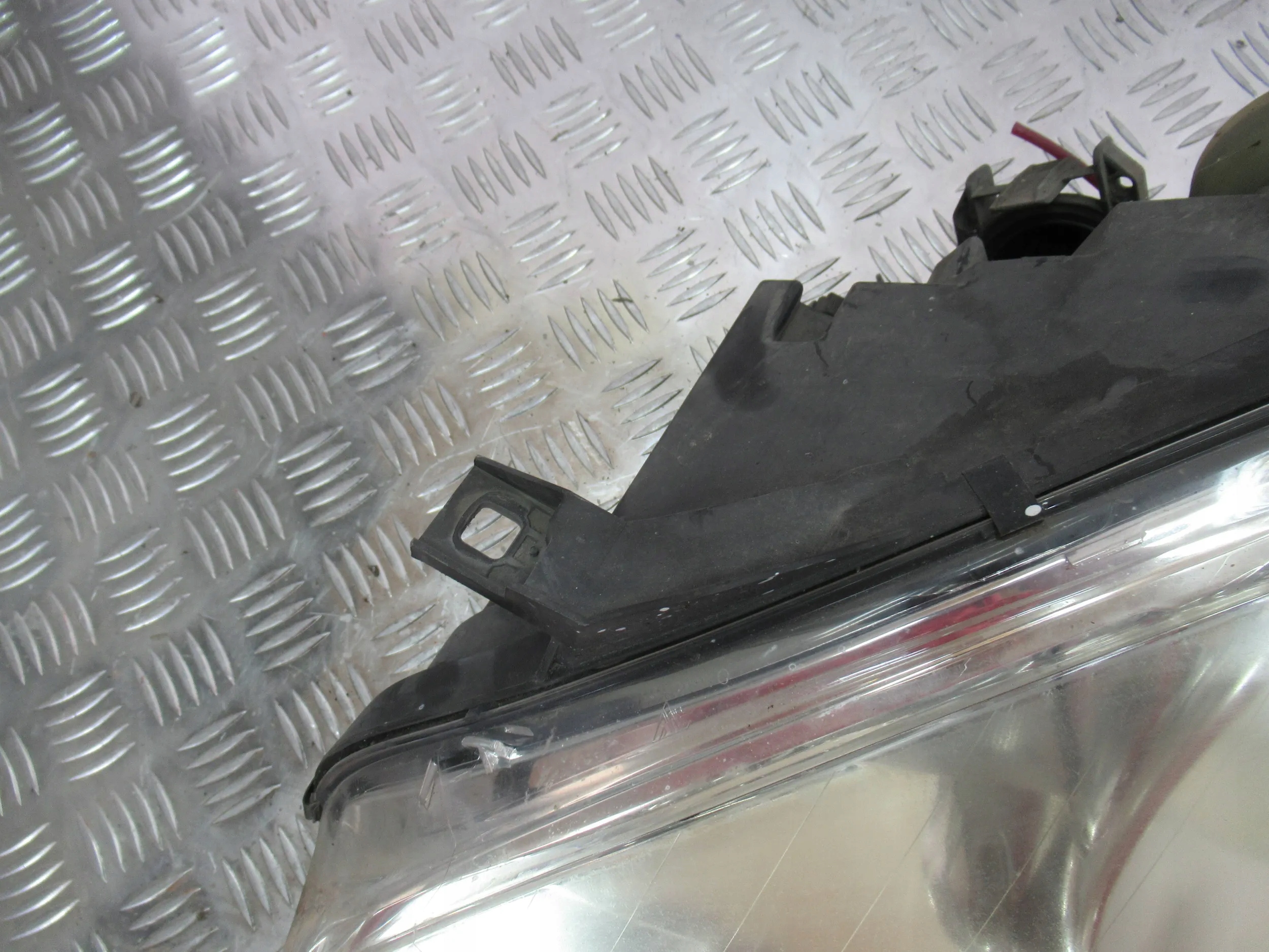 LAVE PREDNE SVETLO MERCEDES A KLASA W169