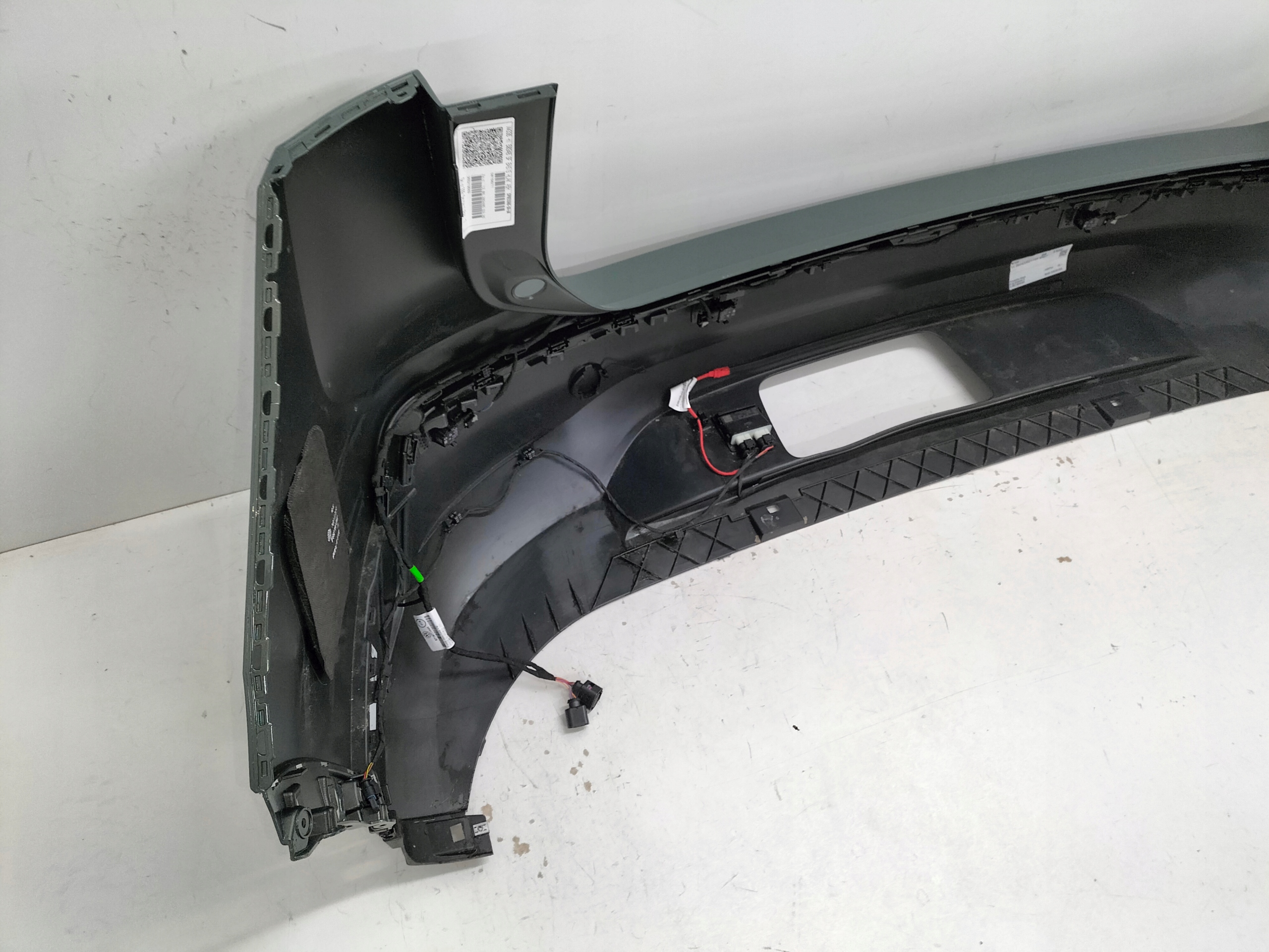 ZADNÝ NÁRAZNÍK VW TIGUAN III 24-