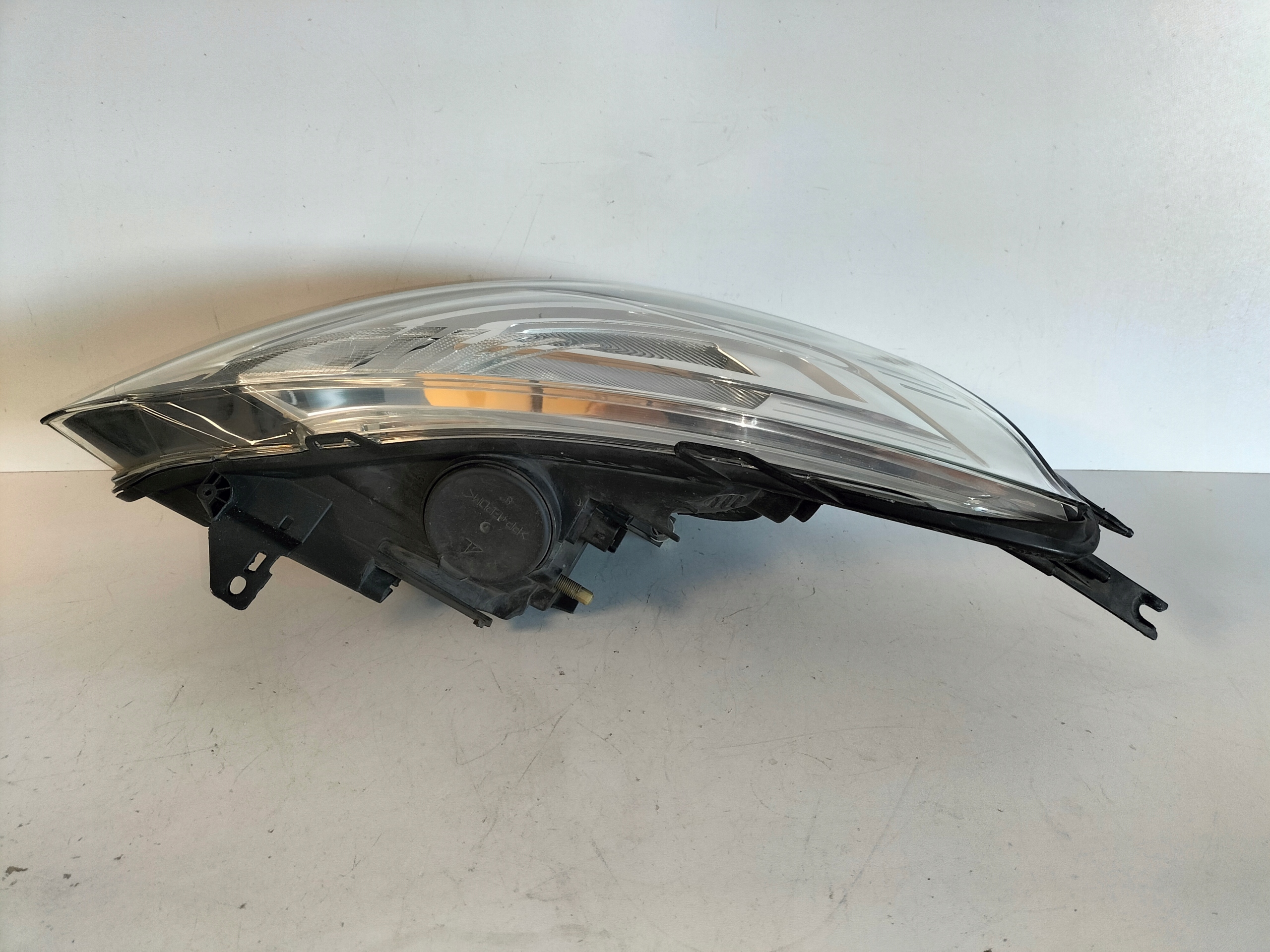 PRAVE PREDNE SVETLO RENAULT CLIO 4 IV LIFT 16-19