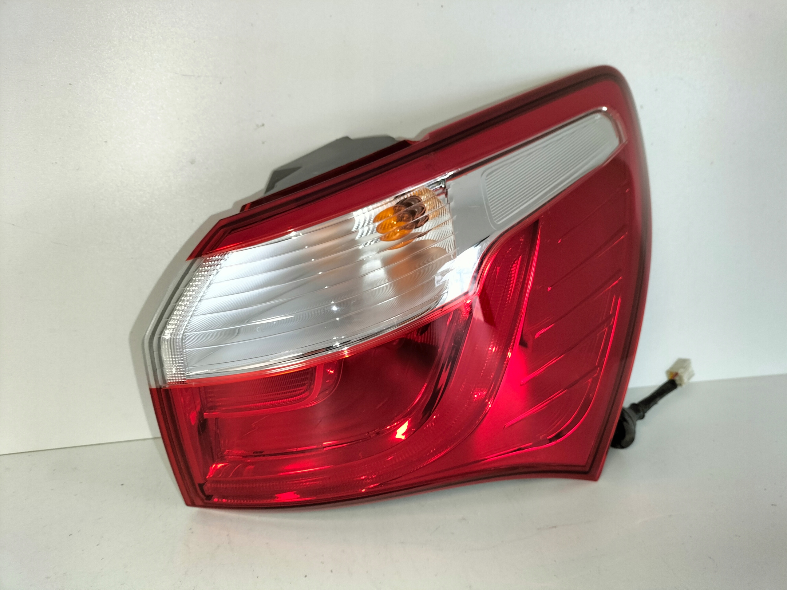 PRAVE ZADNE SVETLO HYUNDAI IX20 LIFT 15- +LED