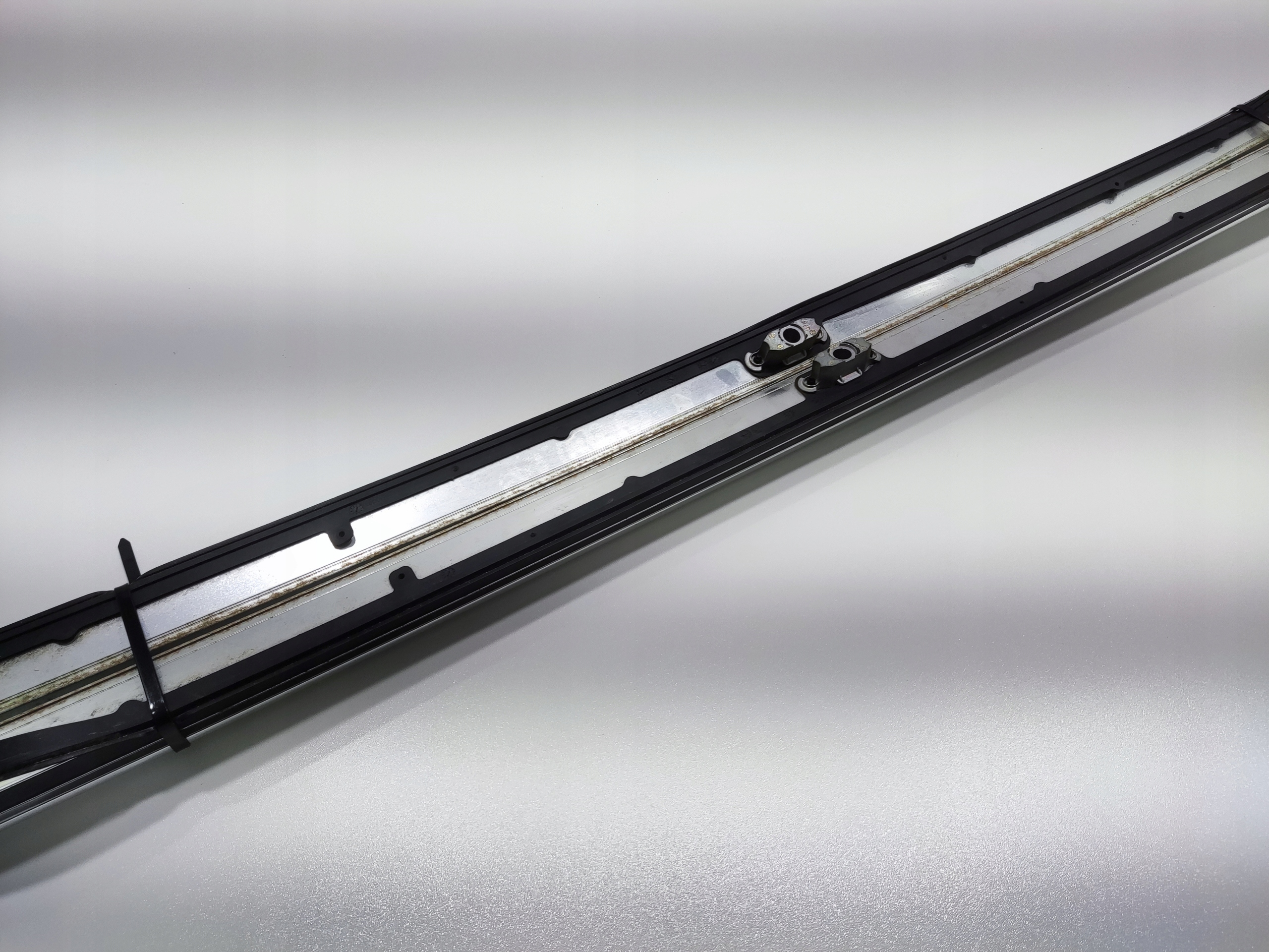 ORIGINÁLNE STREŠNÉ NOSIČE PEUGEOT 508 I SW KOMBI 98028098VV 10-14