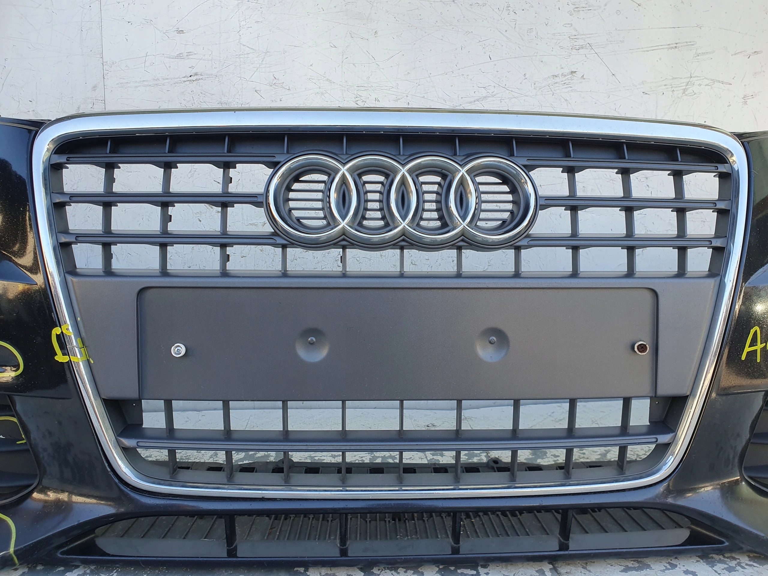 AUDI A4 B8 PREDNÝ NÁRAZNÍK