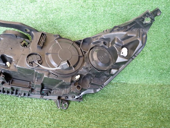 CITROEN C5 10- PRAVE PREDNE SVETLO 9672694080