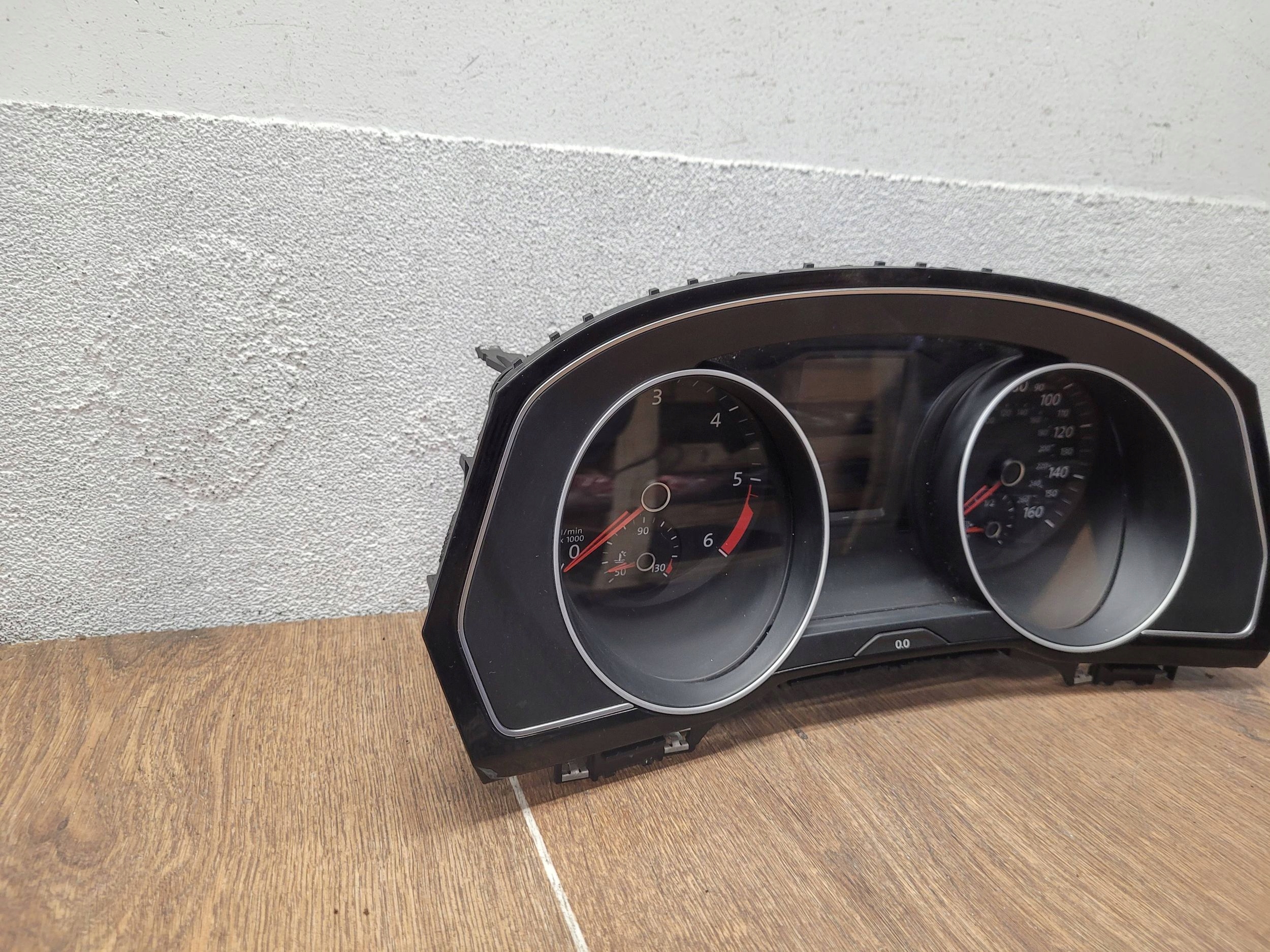 VW PASSAT B8 2.0 TDI 3G0920951A TACHOMETER BUDIKY GB VERZIA