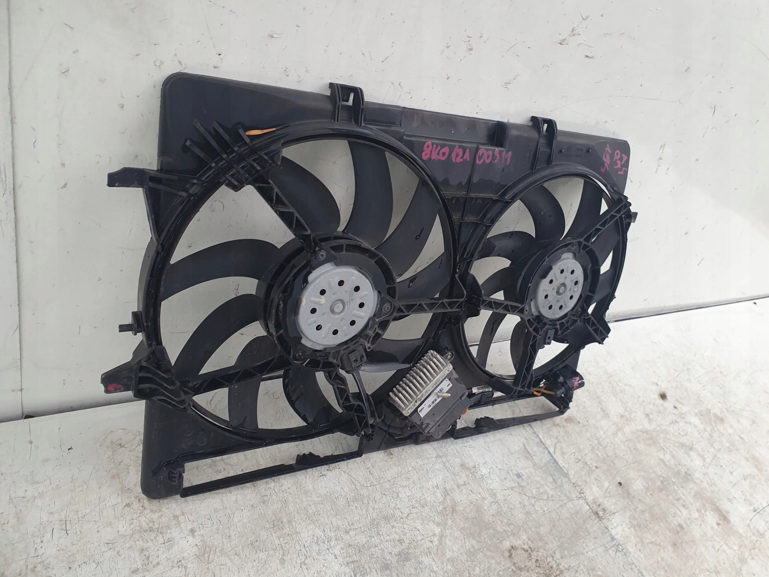 AUDI A4 B8 VENTILATOR 2.0 TDI 8k0121003M