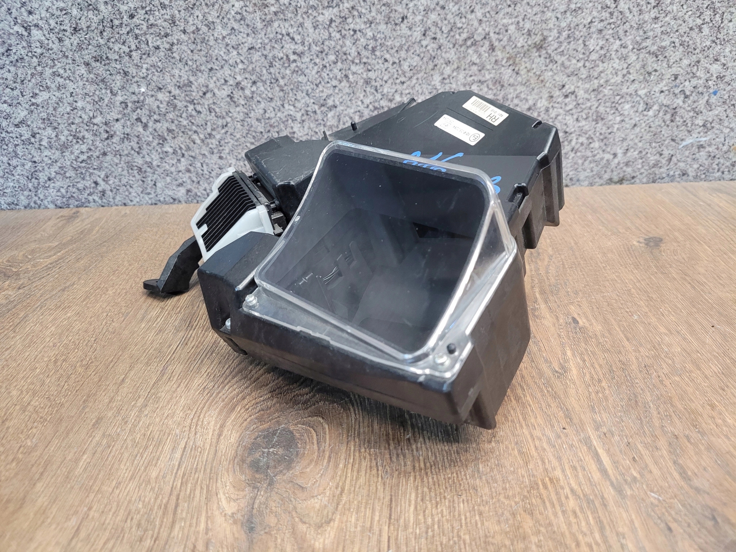 TOYOTA PRIUS III HEAD UP 83108-47010 GB VERZIA