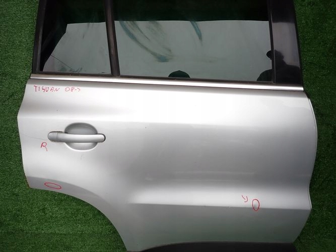 VW TIGUAN I 08-15 PRAVE ZADNE DVERE