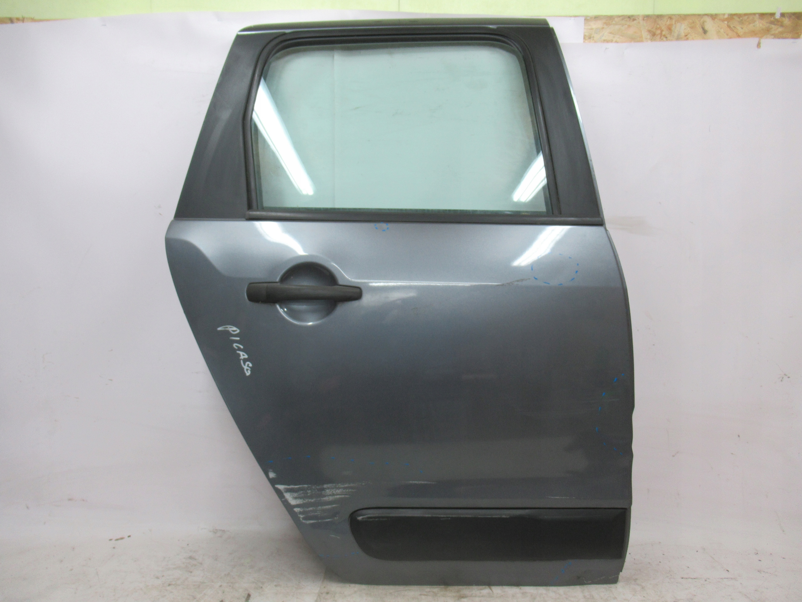 PRAVÉ ZADNÉ DVERE CITROEN C3 PICASSO