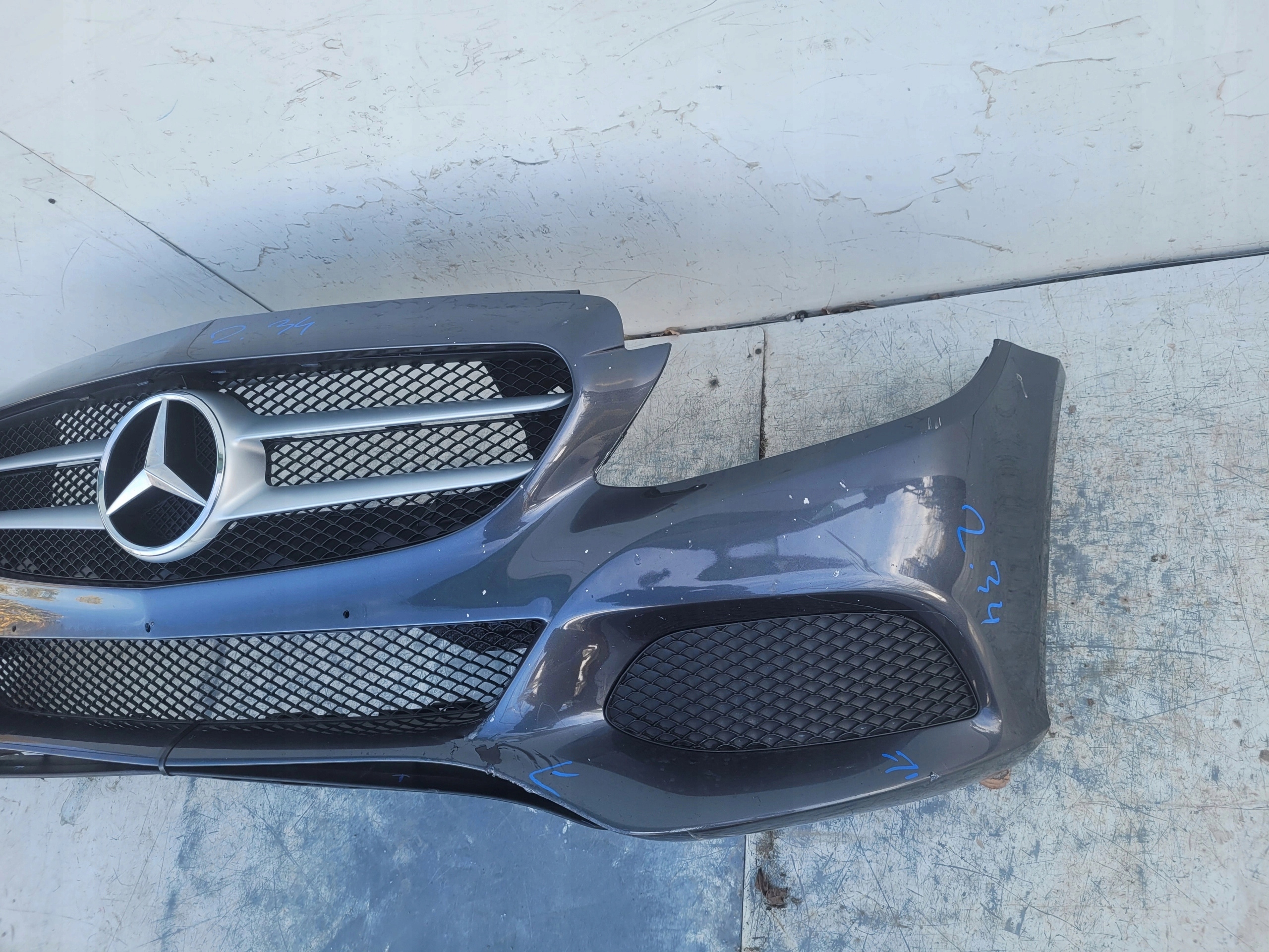 MERCEDES C W205 PREDNÝ NÁRAZNÍK