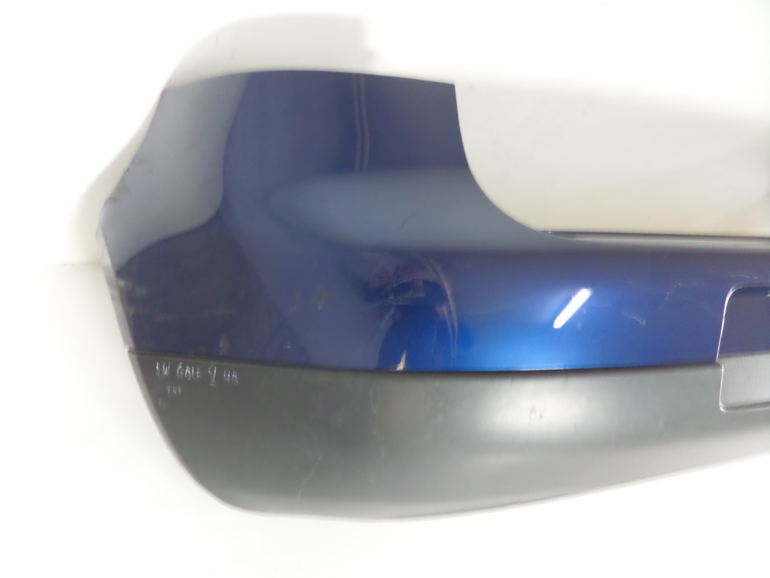 ZADNÝ NÁRAZNÍK VW GOLF V 03- HB