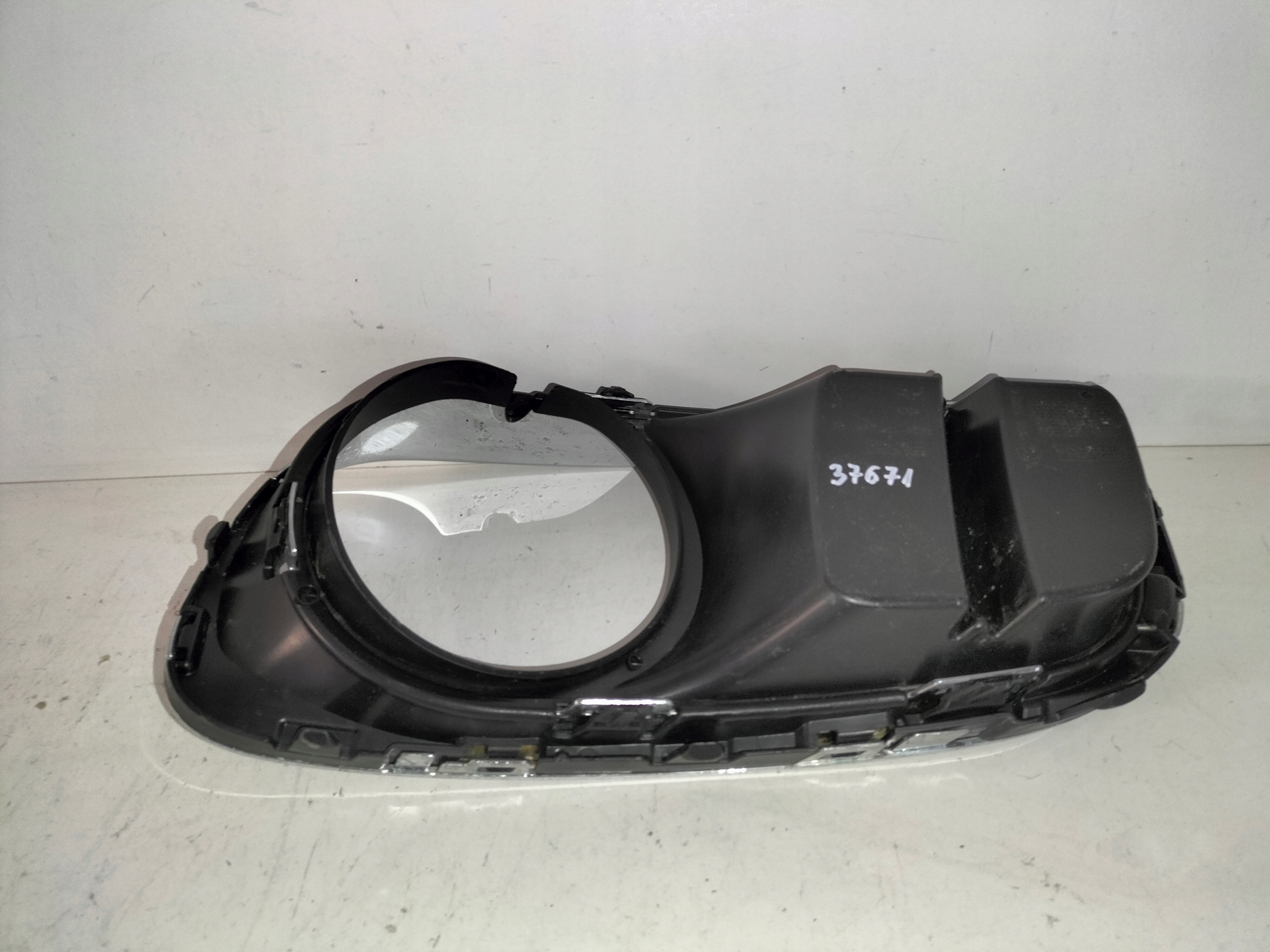 KRYTKA MRIEZKA PREDNEHO NARAZNIKA PRAVA MINI COUNTRYMAN S F60 17-